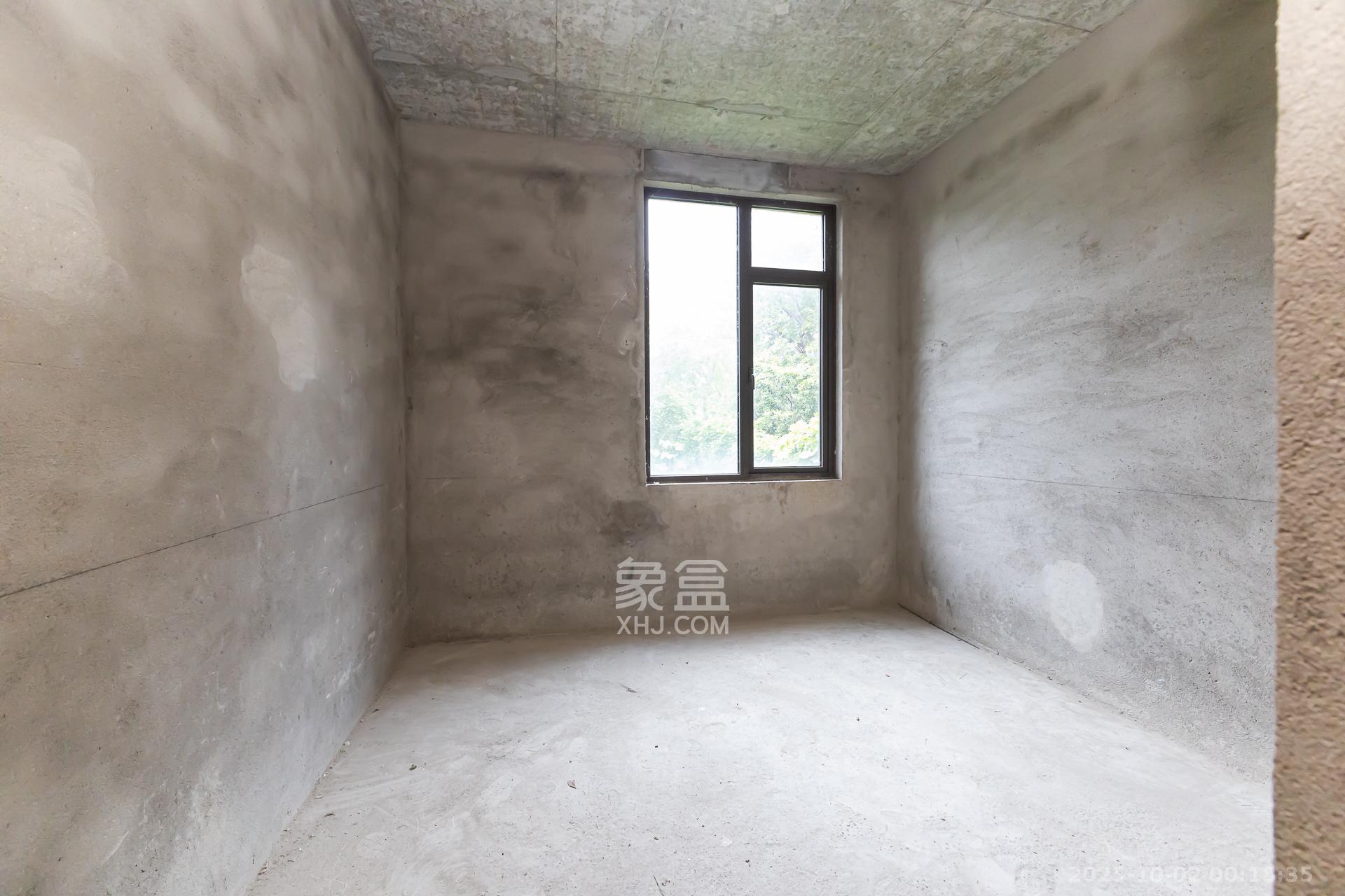 龙湖璟宸原著(龙湖紫宸) 5室2厅4卫 285.0万 龙湖璟宸原著(龙湖紫宸) 5室2厅4卫 285.0万卧室