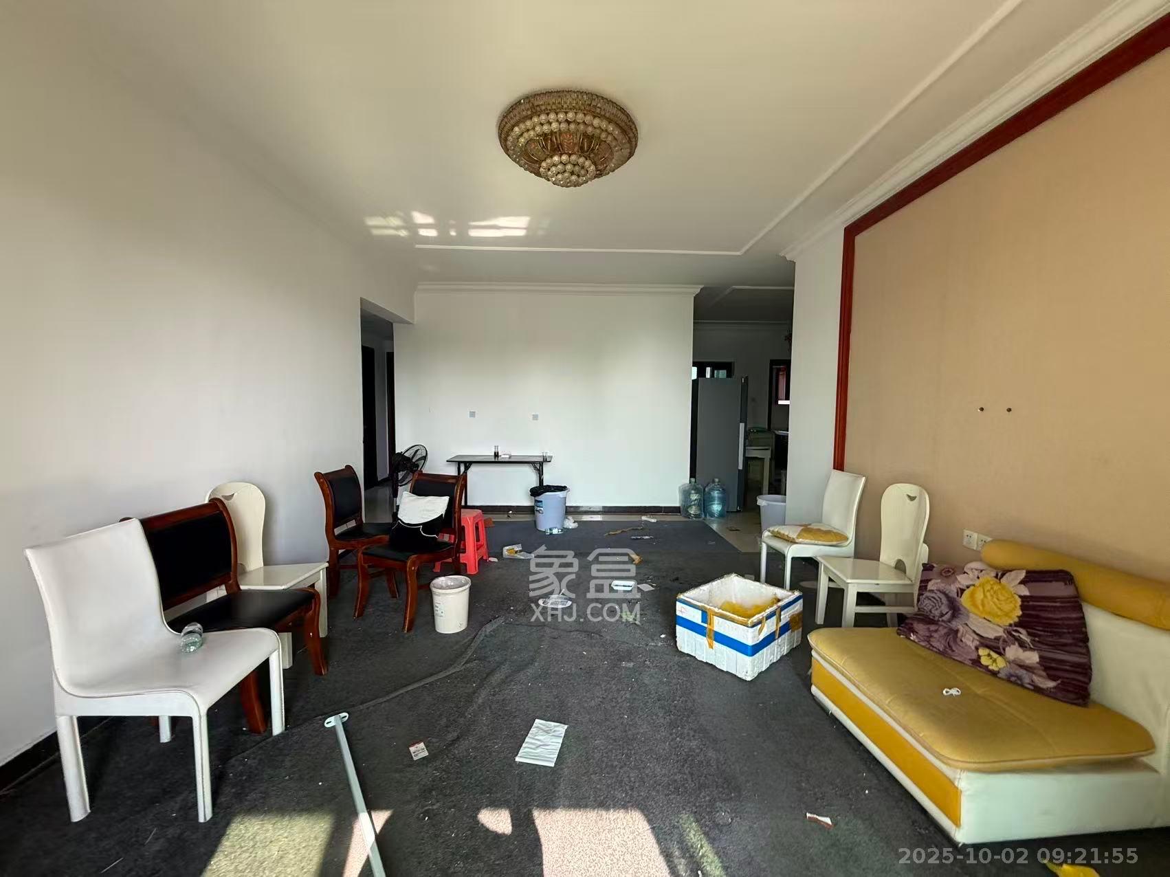 恒大雅苑 4室2厅2卫 2800.0元/月 恒大雅苑 4室2厅2卫 2800.0元/月室内图