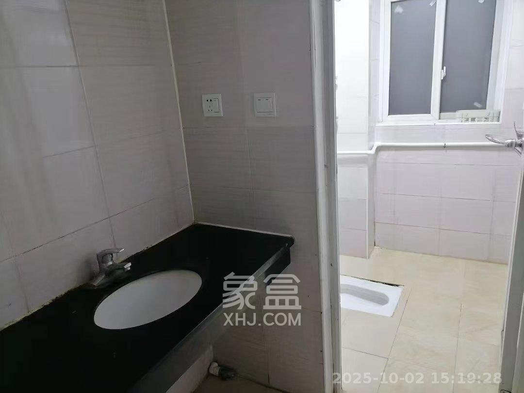 和馨园 2室1厅1卫 2200.0元/月 和馨园 2室1厅1卫 2200.0元/月室内图