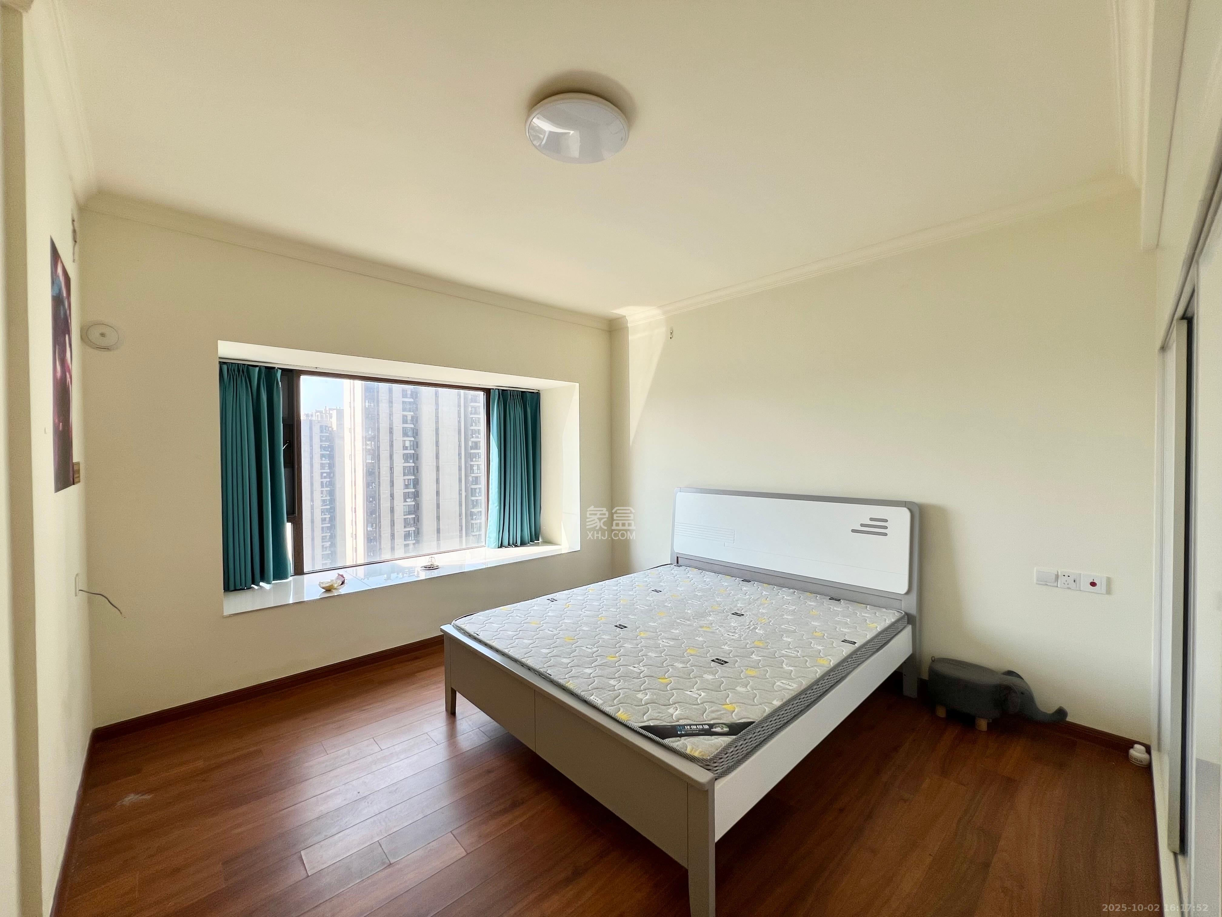 碧桂园翘楚棠  3室2厅2卫    3000.0元/月室内图