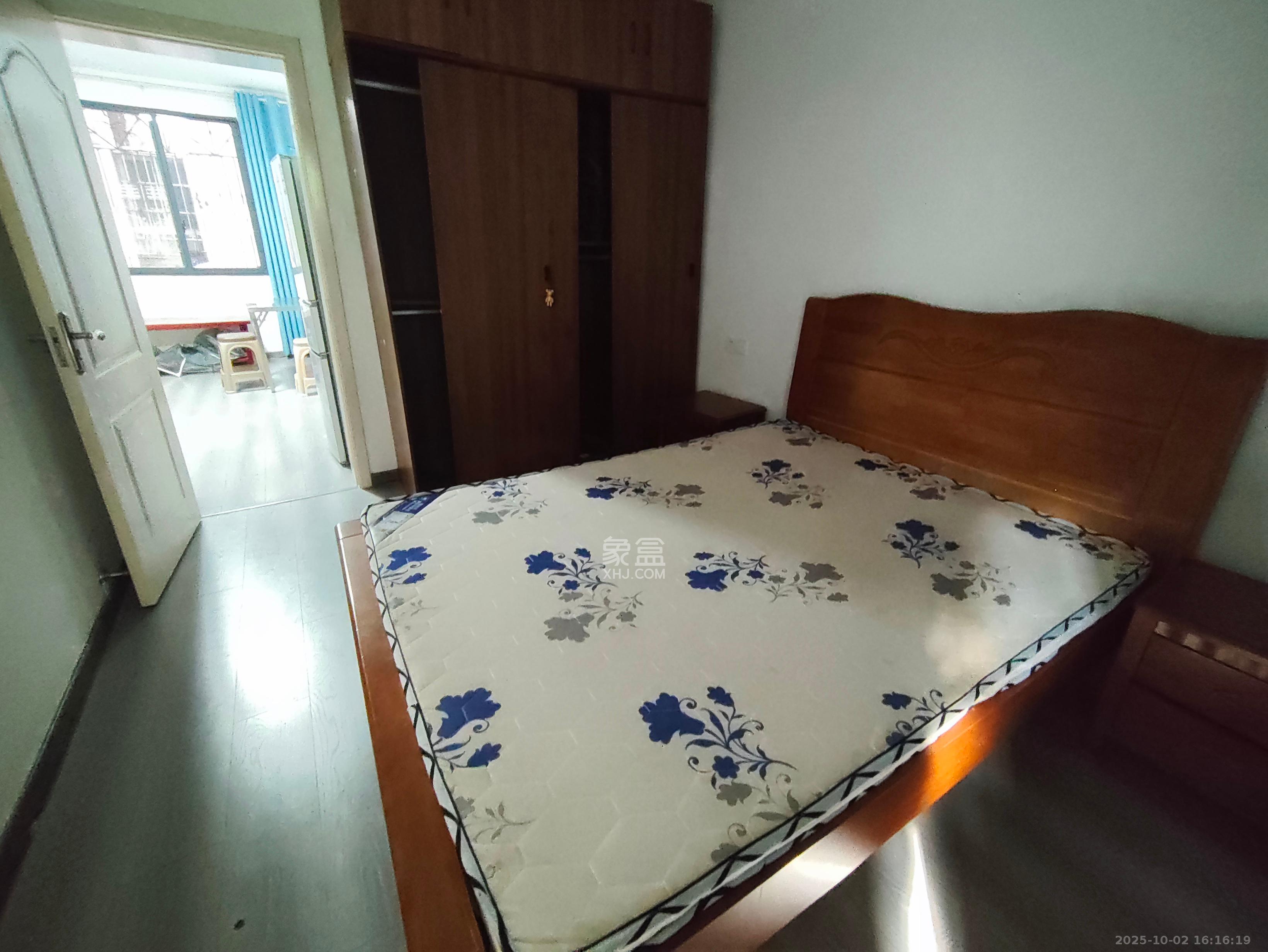 东文庙坪  2室1厅1卫    2300.0元/月室内图