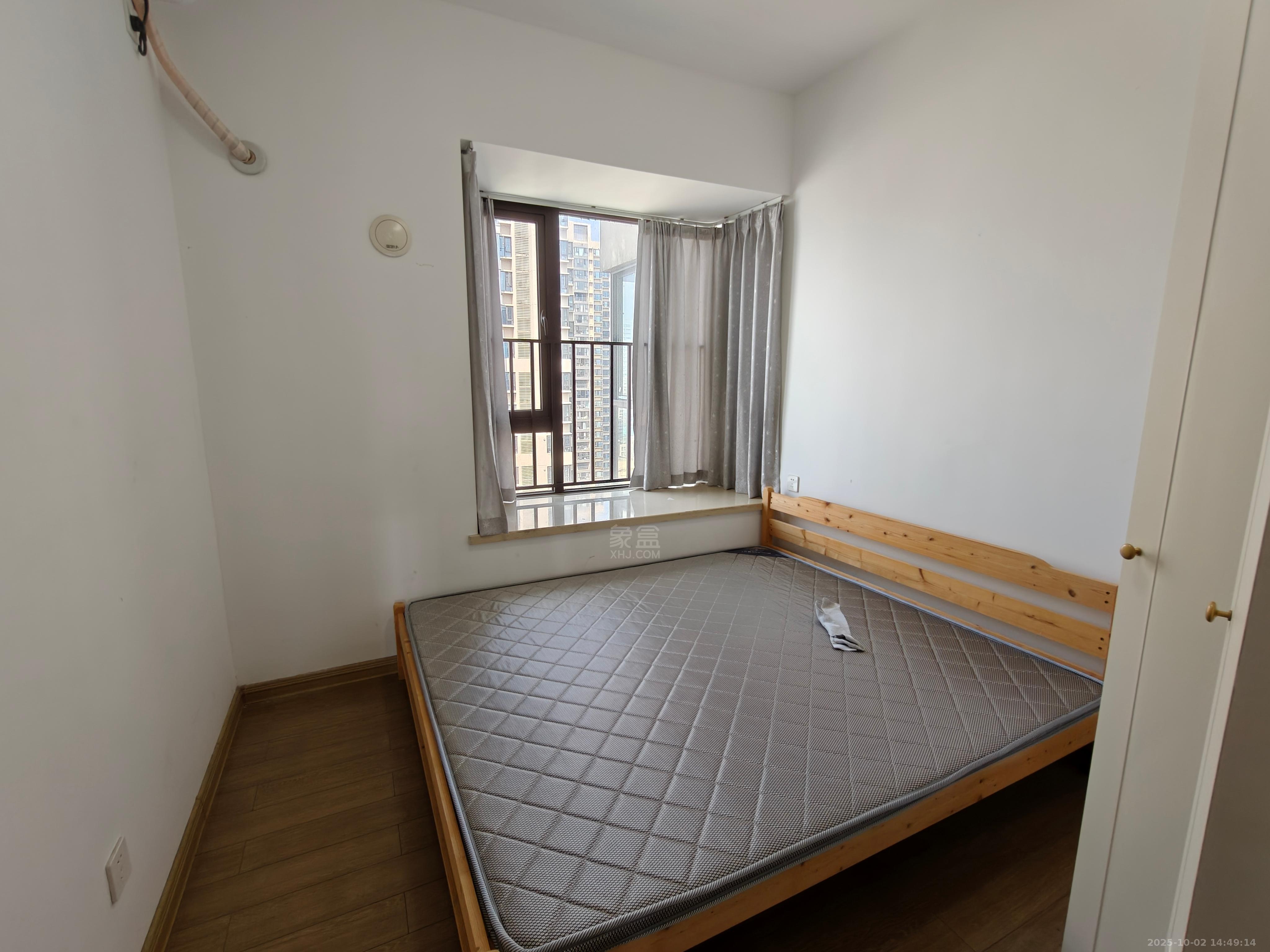 蓝溪谷 3室2厅2卫 2000.0元/月 蓝溪谷 3室2厅2卫 2000.0元/月室内图