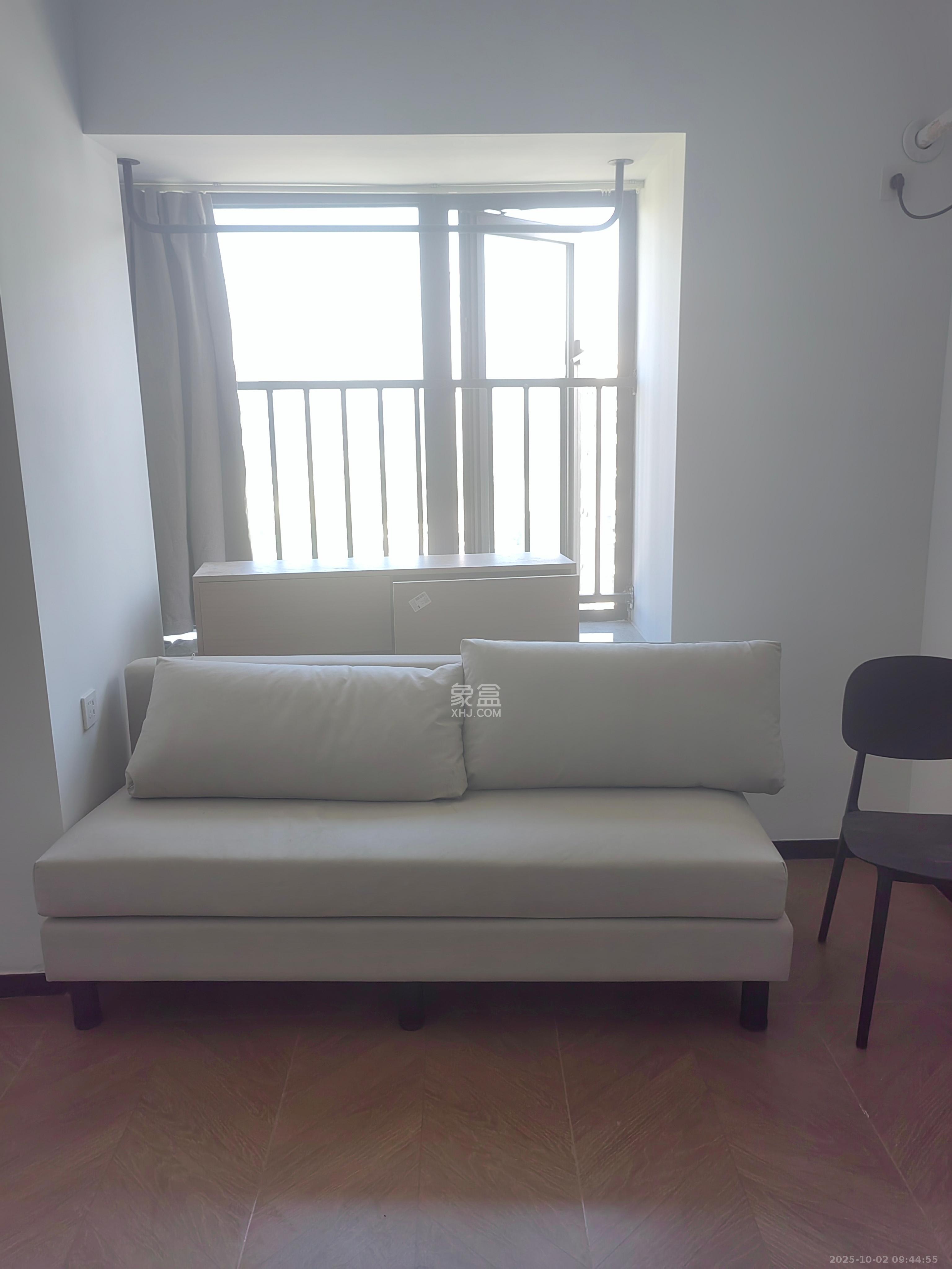 保利中环广场(保利中悦苑) 1室1厅1卫 2200.0元/月 保利中环广场(保利中悦苑) 1室1厅1卫 2200.0元/月室内图