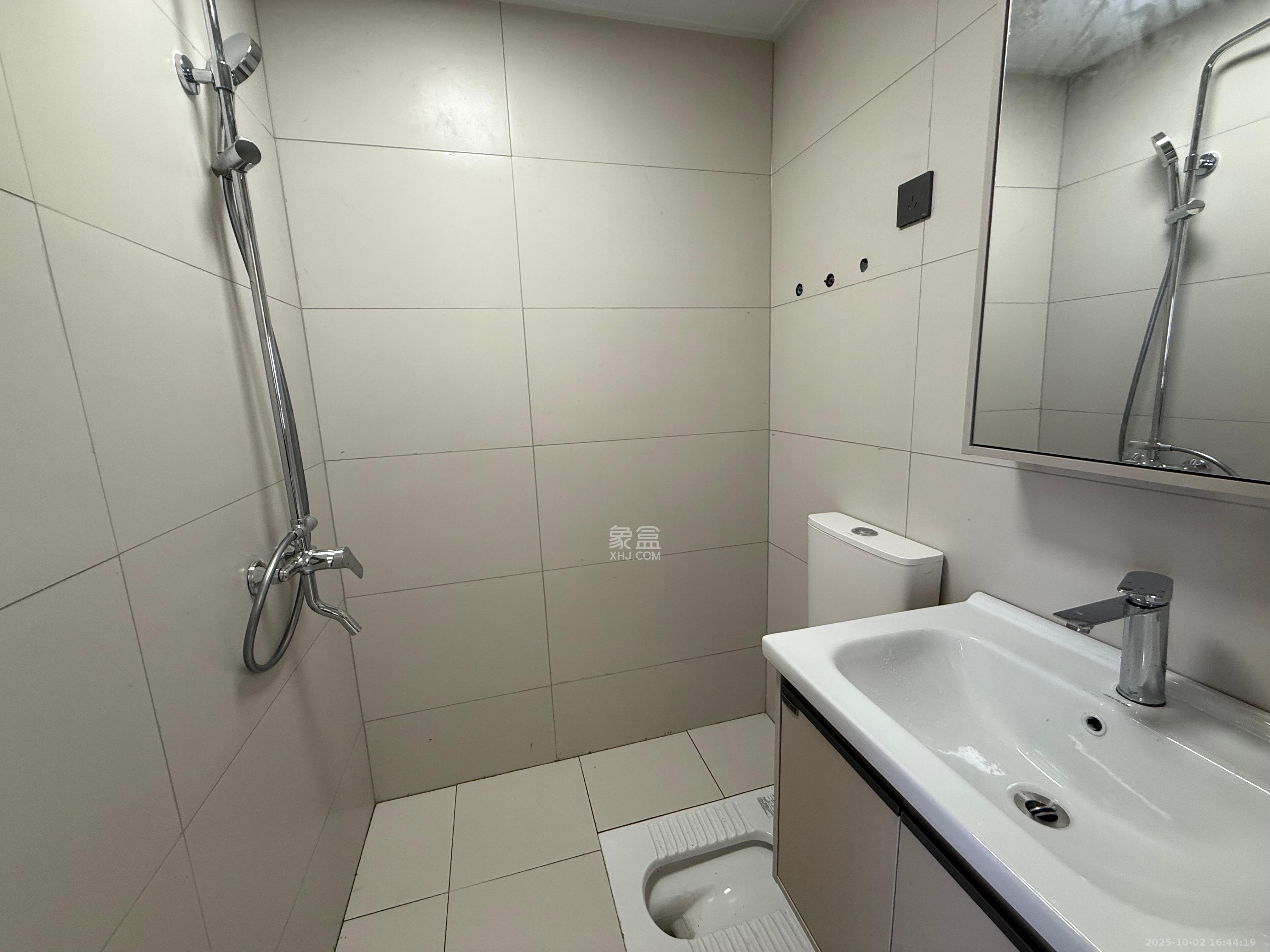 鄱阳汇金中心  1室0厅0卫    1500.0元/月室内图