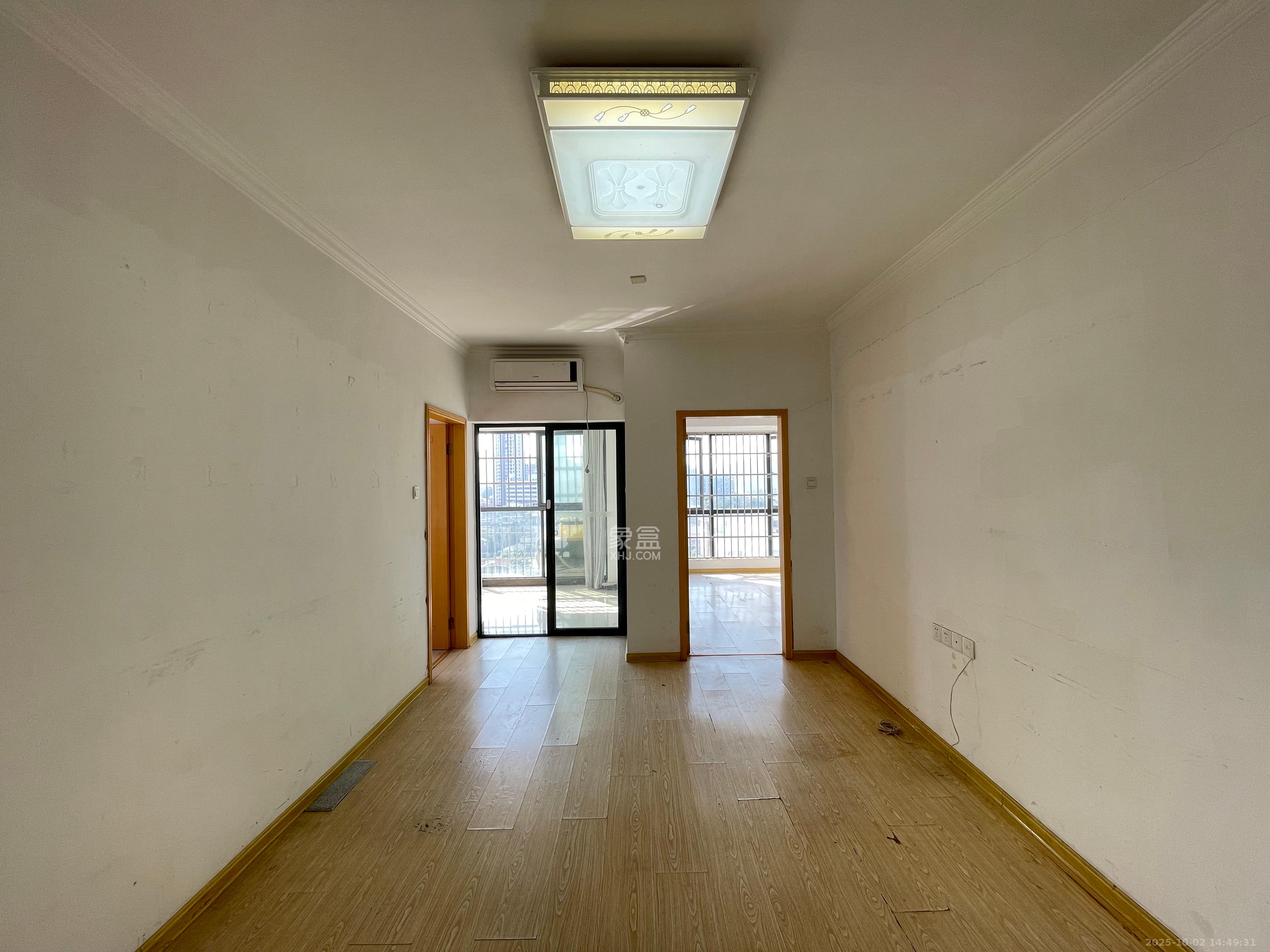 红公馆(前程丽景大厦)  3室2厅1卫    2000.0元/月 红公馆(前程丽景大厦)  3室2厅1卫    2000.0元/月