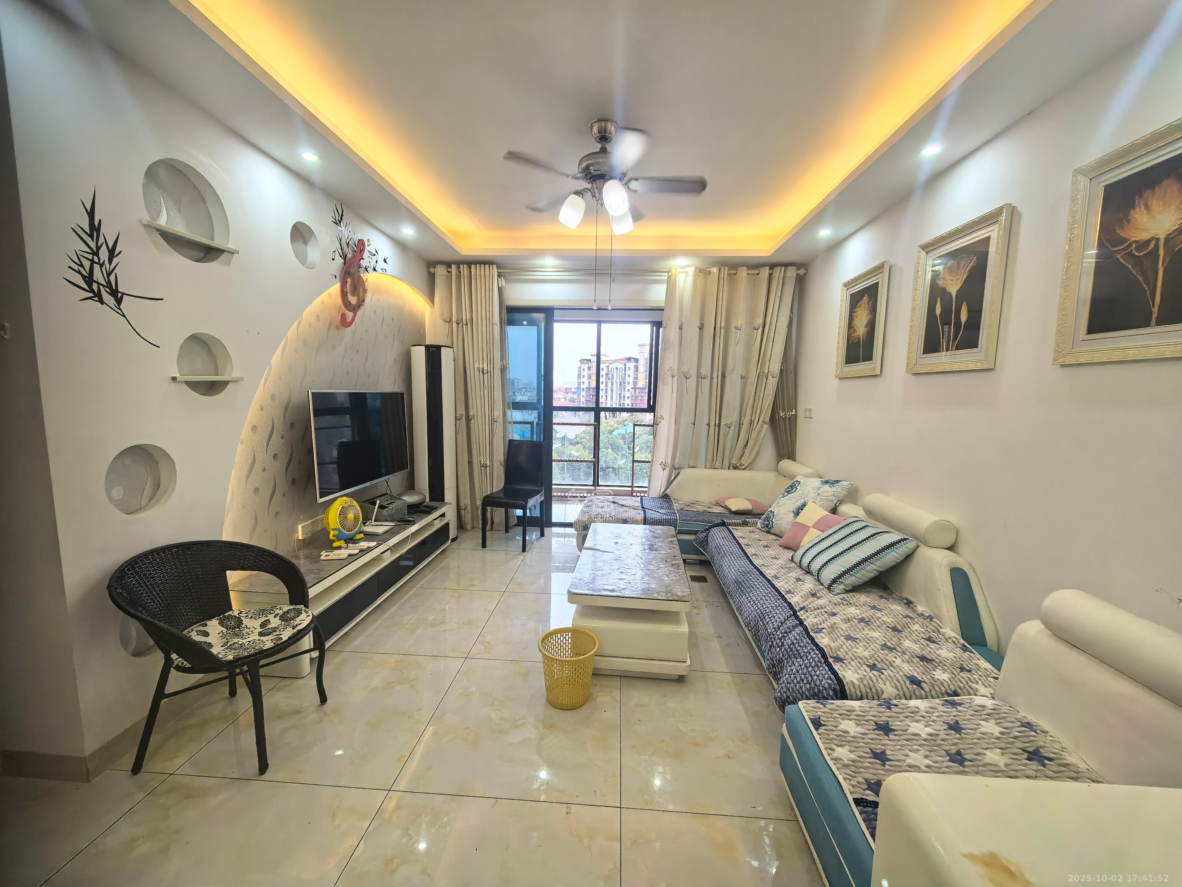 方略城市广场  3室2厅1卫    2500.0元/月 方略城市广场  3室2厅1卫    2500.0元/月