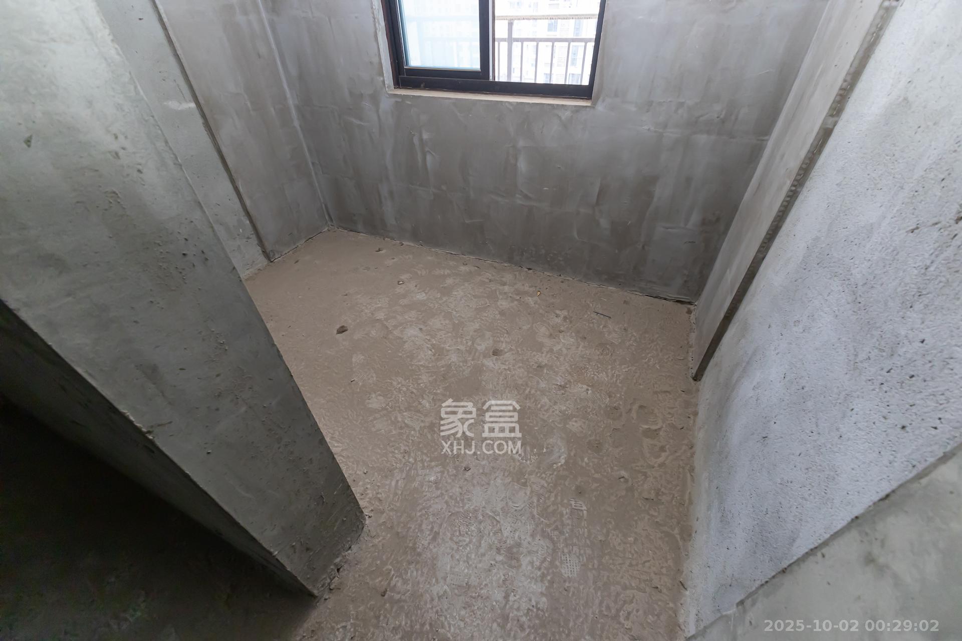 勤诚达境界城  3室2厅2卫    83.0万卧室