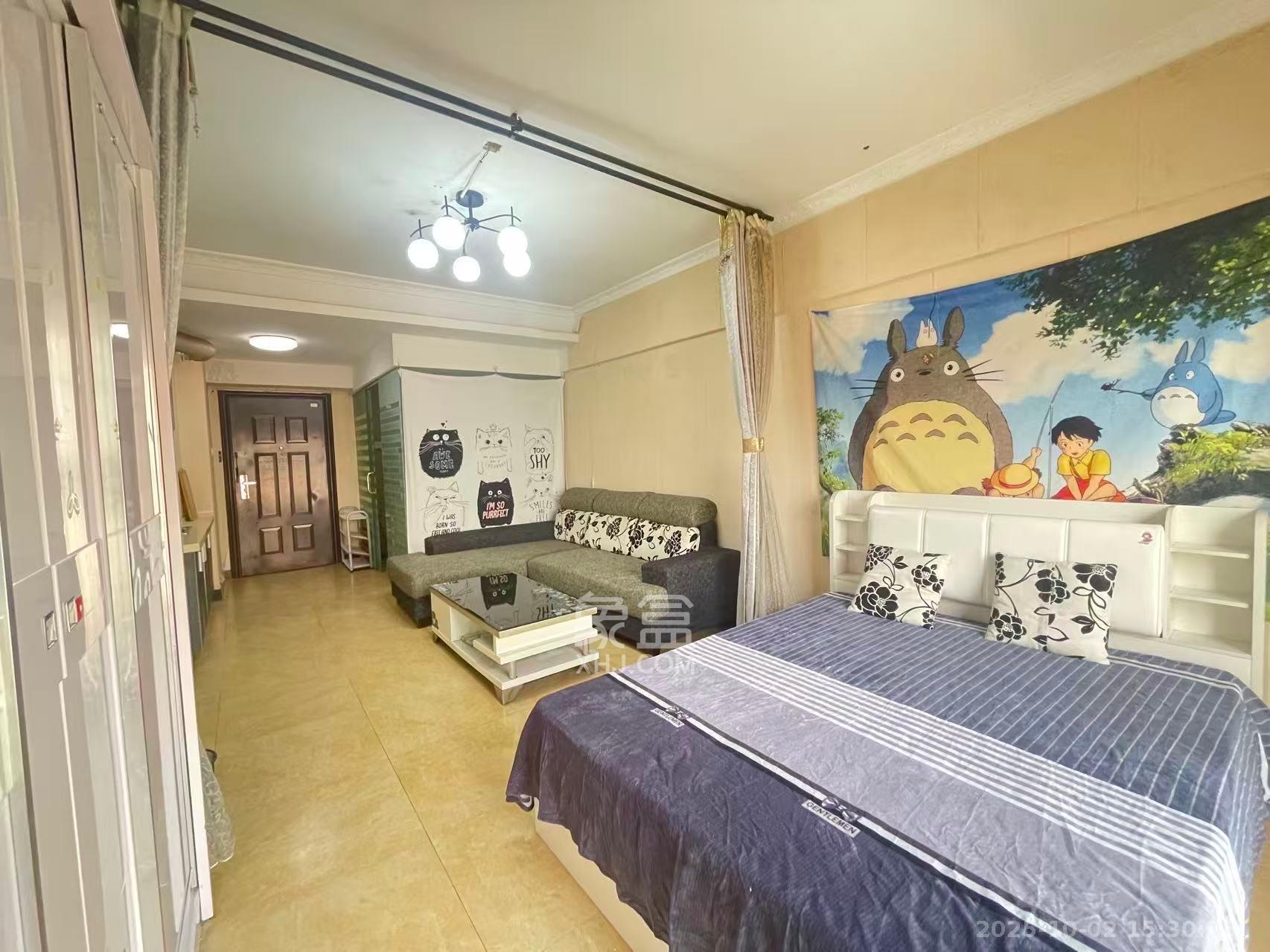 山水华景  1室1厅1卫    1300.0元/月室内图