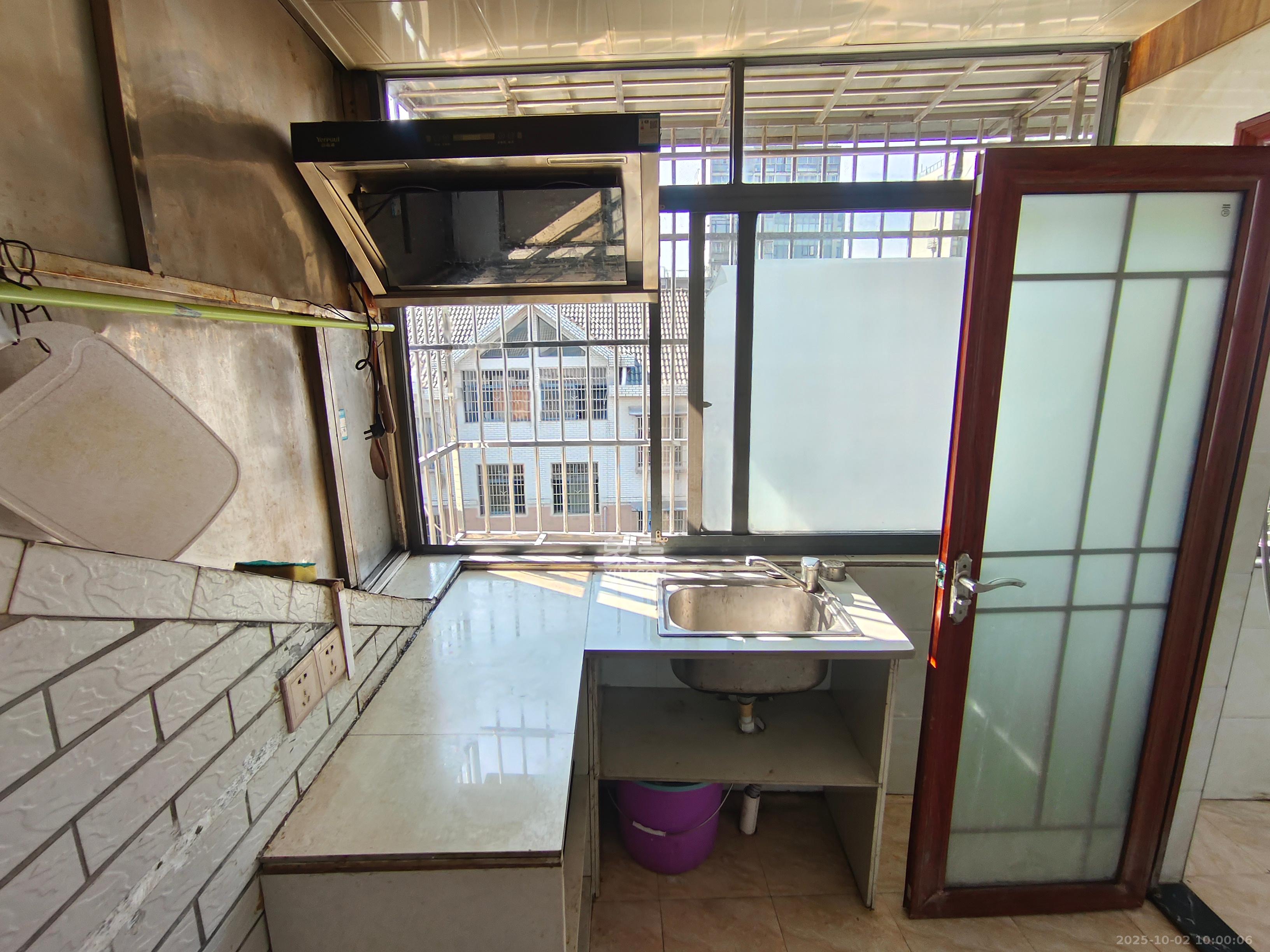 黄鹤小区4片 1室1厅1卫 750.0元/月 黄鹤小区4片 1室1厅1卫 750.0元/月室内图