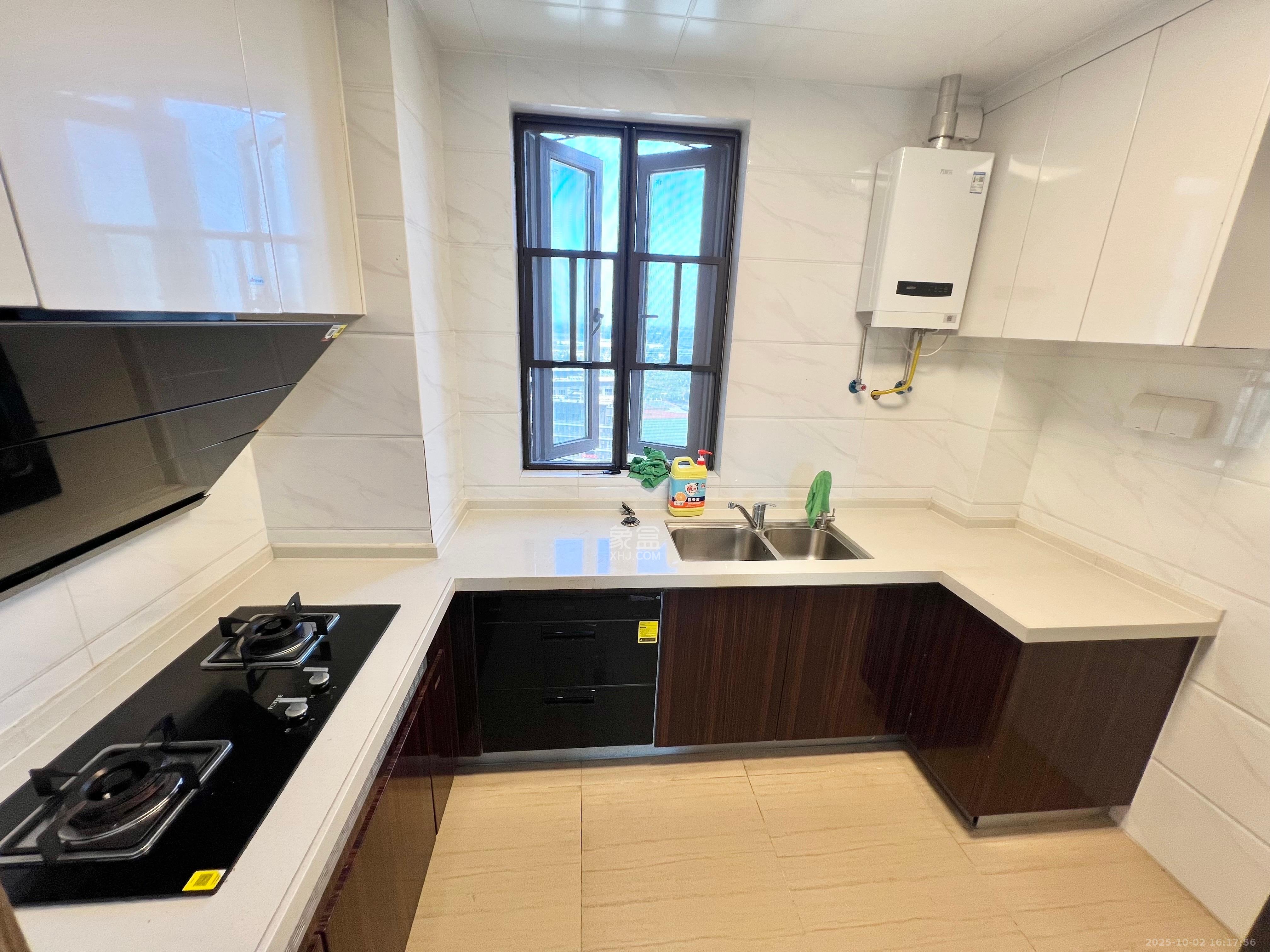 碧桂园翘楚棠 3室2厅2卫 3000.0元/月 碧桂园翘楚棠 3室2厅2卫 3000.0元/月室内图