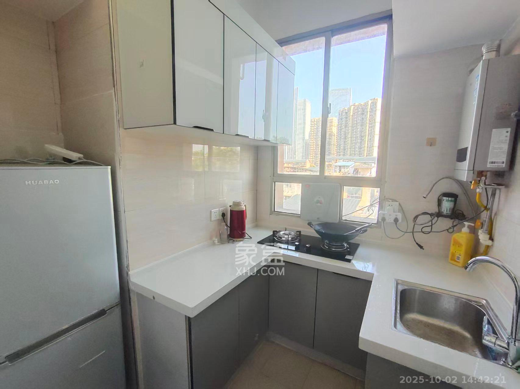 宝塔山中山百货公司宿舍 1室0厅0卫 1500.0元/月 宝塔山中山百货公司宿舍 1室0厅0卫 1500.0元/月室内图