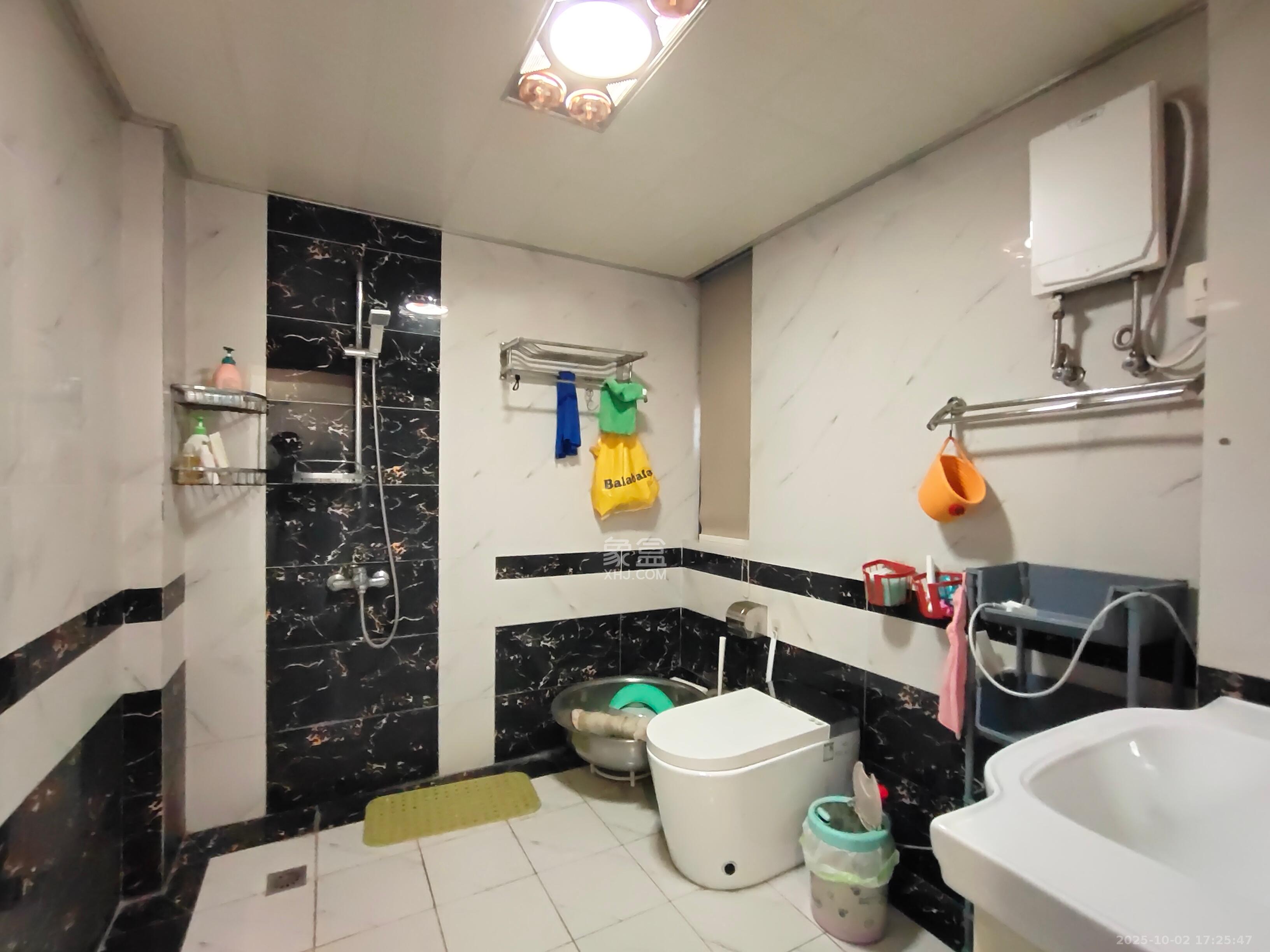 融科东南海 5室2厅2卫 4100.0元/月 融科东南海 5室2厅2卫 4100.0元/月室内图