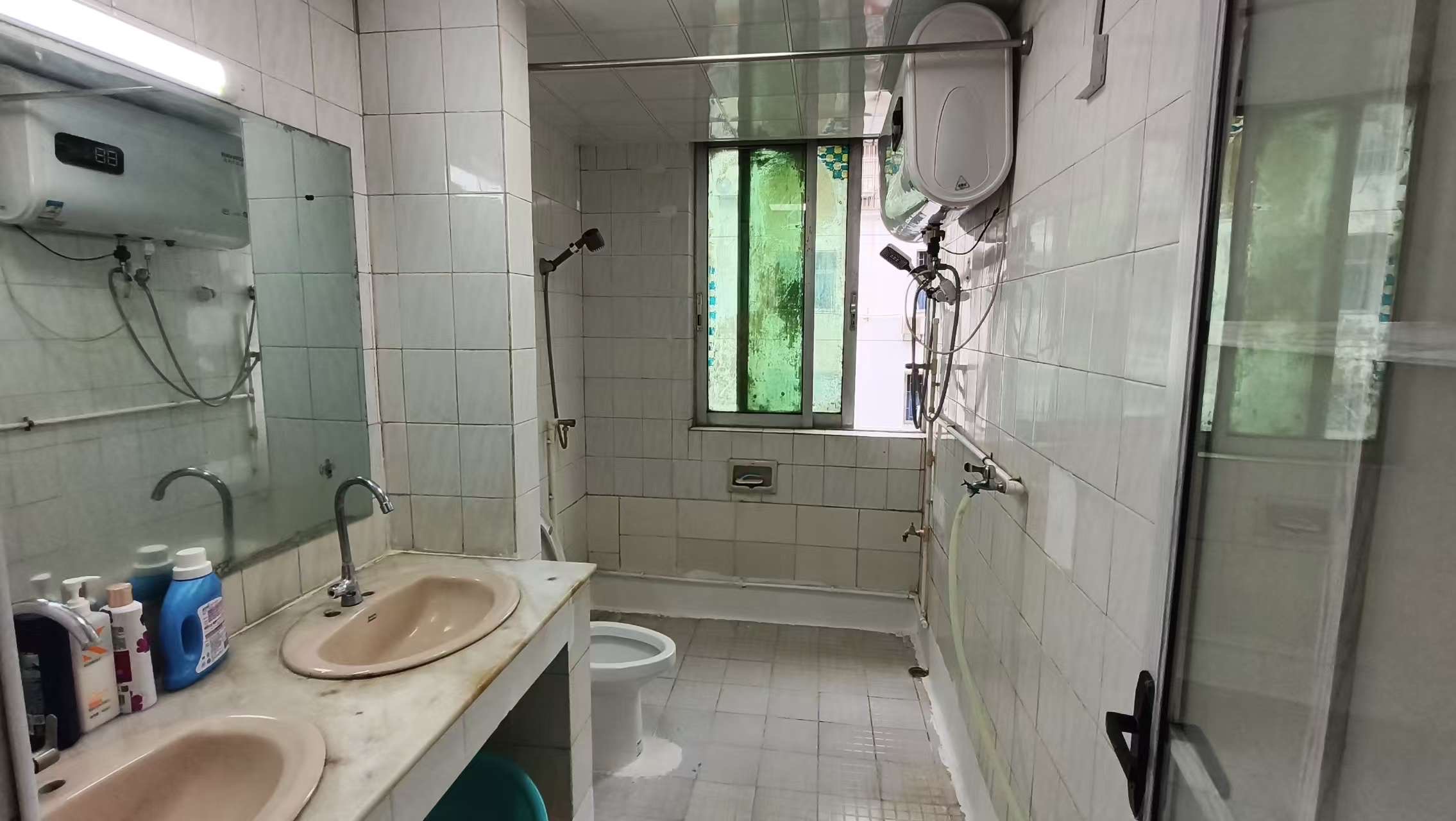 大天花园 3室2厅1卫 2000.0元/月 大天花园 3室2厅1卫 2000.0元/月室内图