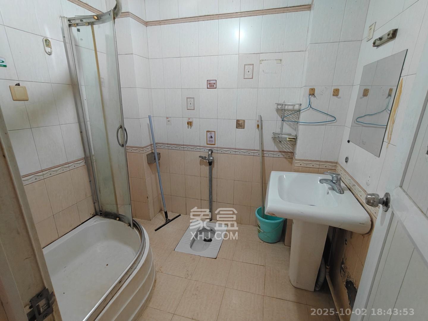 金府嘉苑 3室2厅2卫 4500.0元/月 金府嘉苑 3室2厅2卫 4500.0元/月室内图