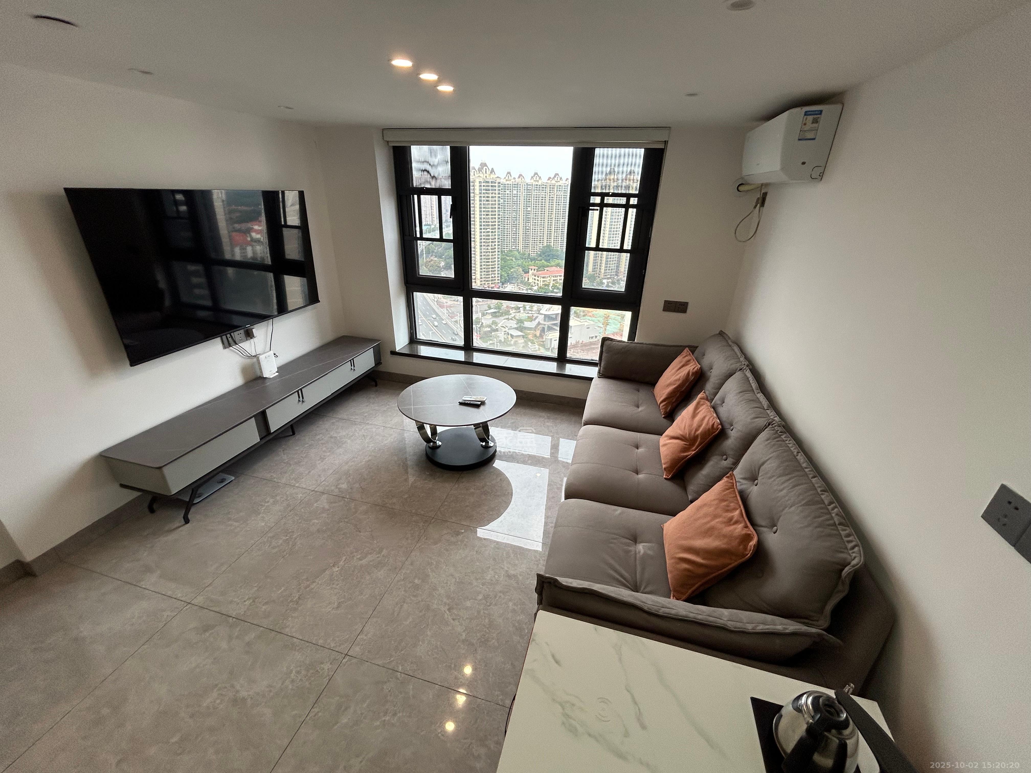 藏珑湖上公馆 2室1厅1卫 2300.0元/月 藏珑湖上公馆 2室1厅1卫 2300.0元/月室内图