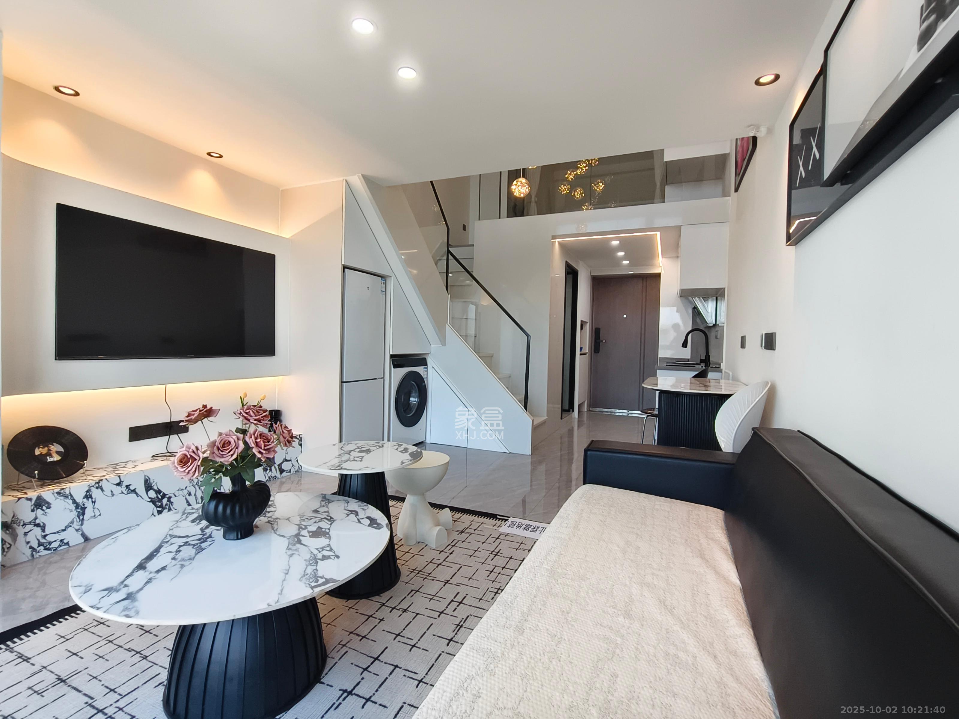 卓越中寰 2室1厅1卫 3300.0元/月 卓越中寰 2室1厅1卫 3300.0元/月室内图