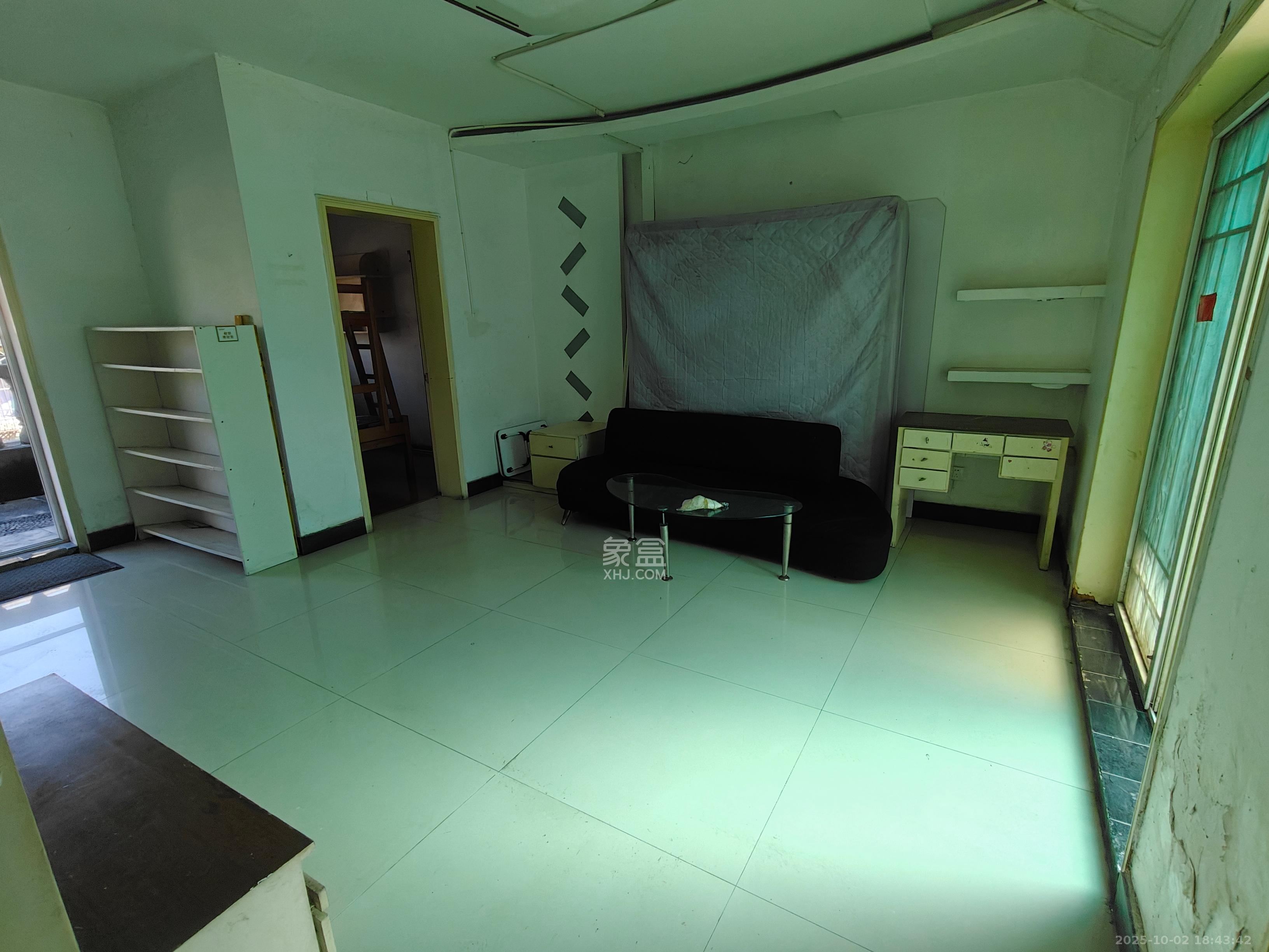 金府嘉苑 3室2厅2卫 4500.0元/月 金府嘉苑 3室2厅2卫 4500.0元/月室内图