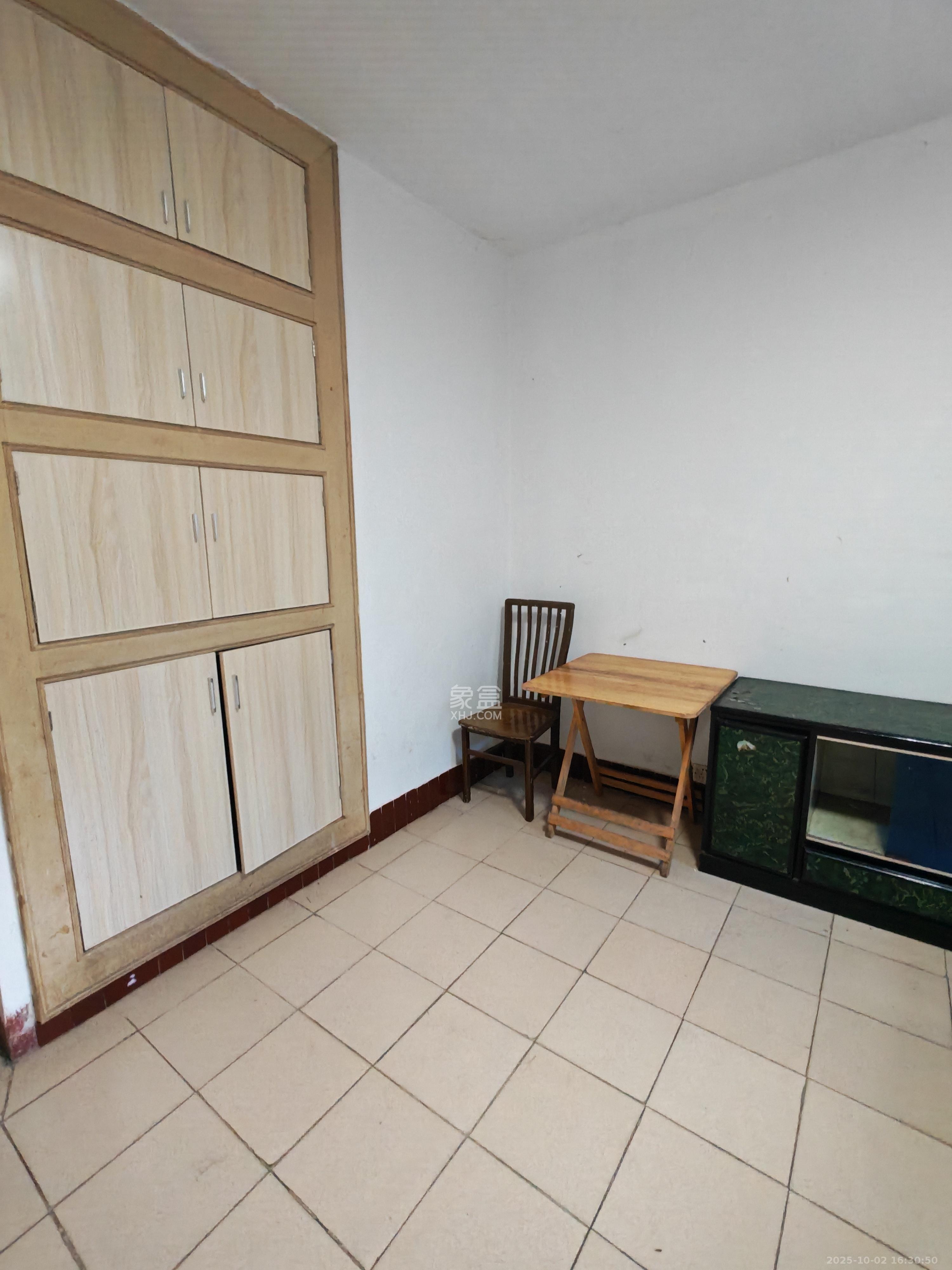 牛婆塘社区 2室1厅1卫 1500.0元/月 牛婆塘社区 2室1厅1卫 1500.0元/月室内图