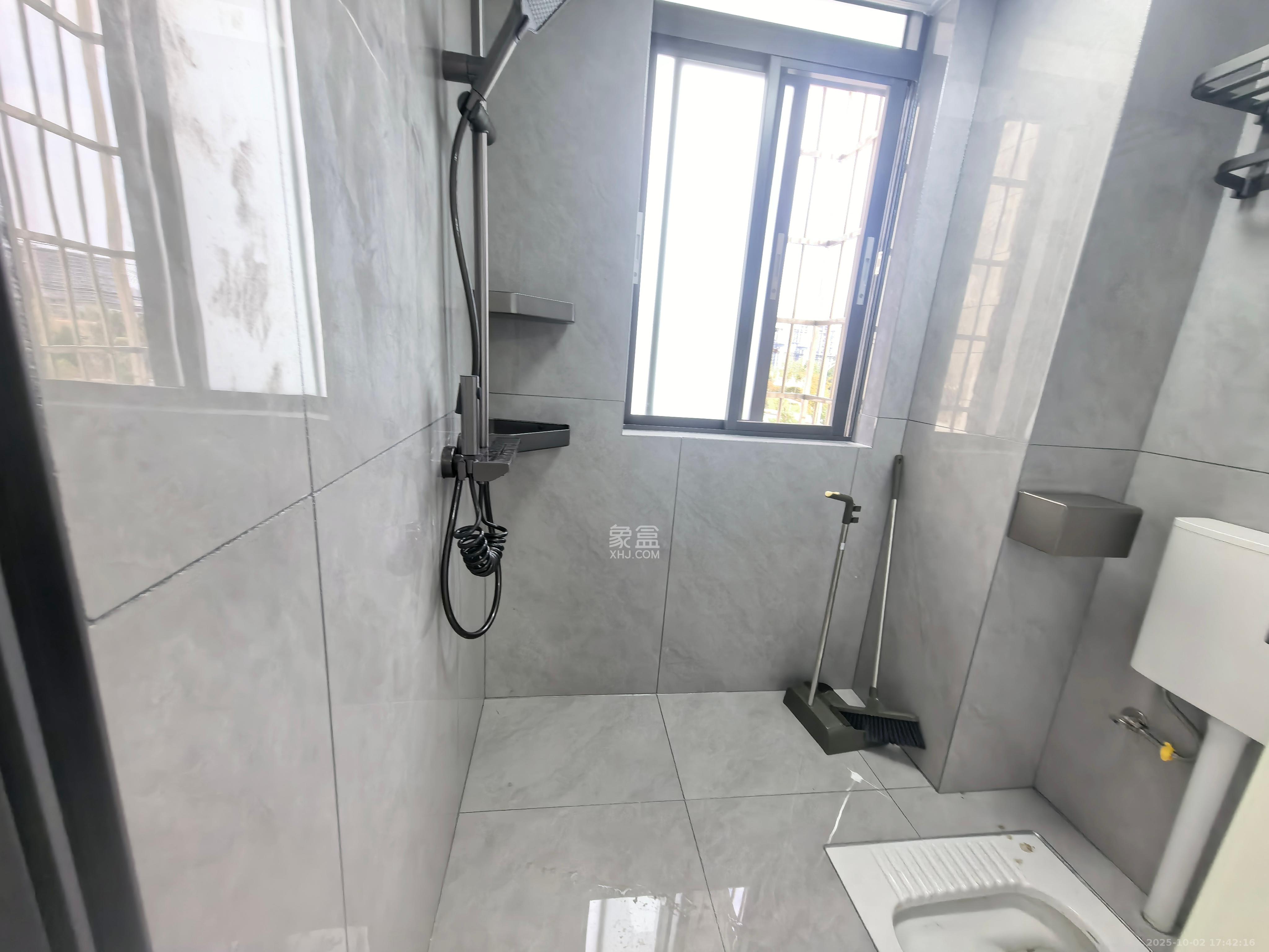 和景家园二期 2室2厅1卫 2000.0元/月 和景家园二期 2室2厅1卫 2000.0元/月室内图