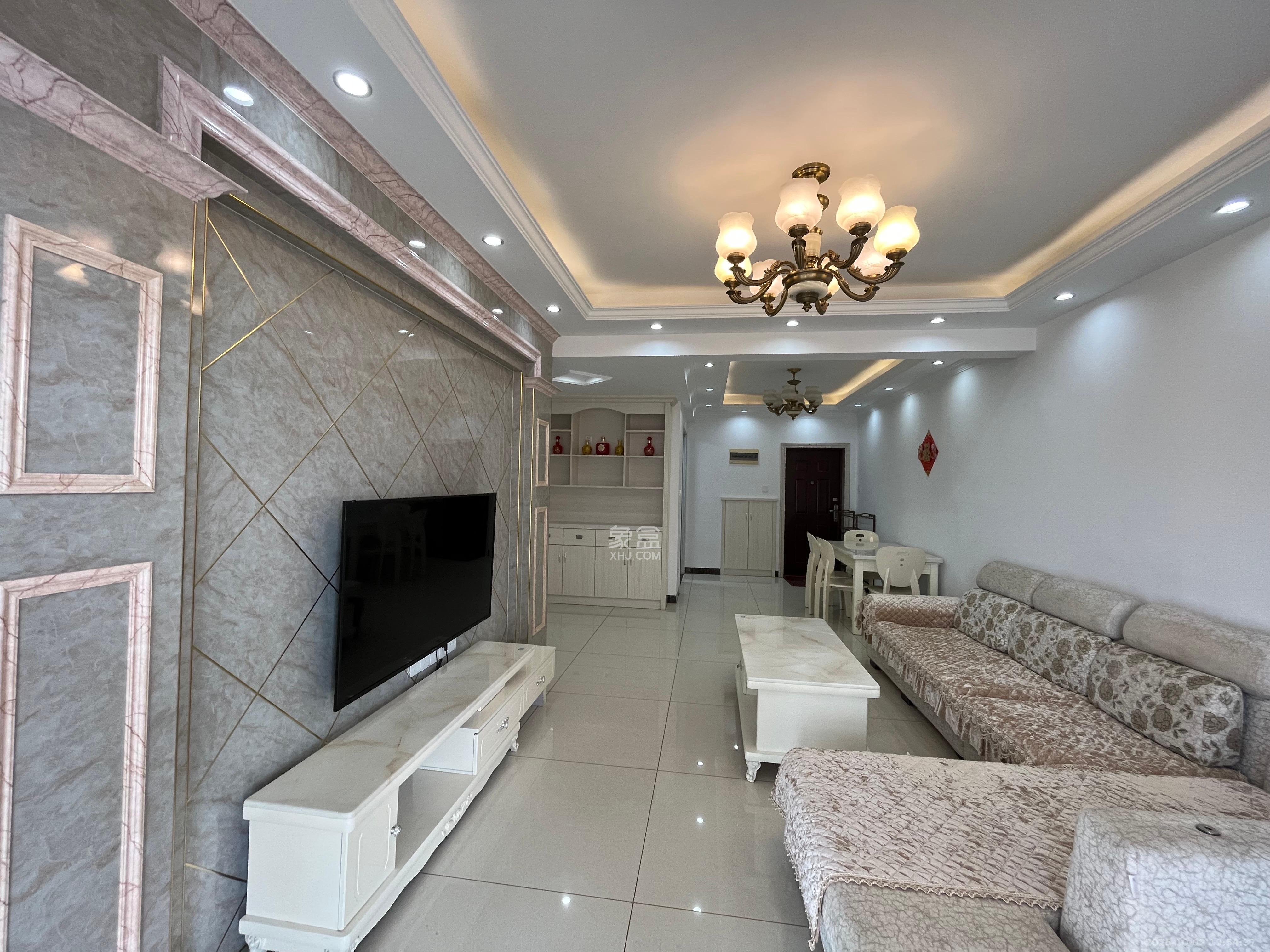 天悦鑫苑  3室2厅2卫    3300.0元/月室内图