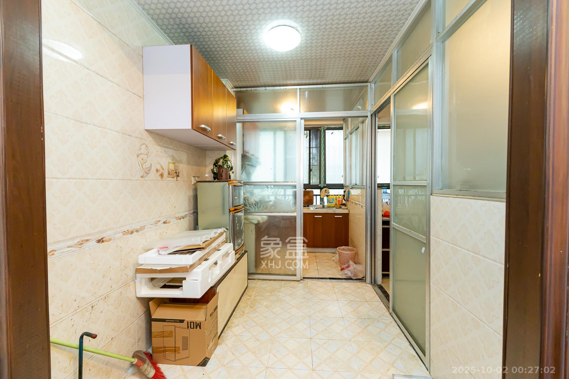 浩龙音乐界  2室2厅2卫    49.0万客厅