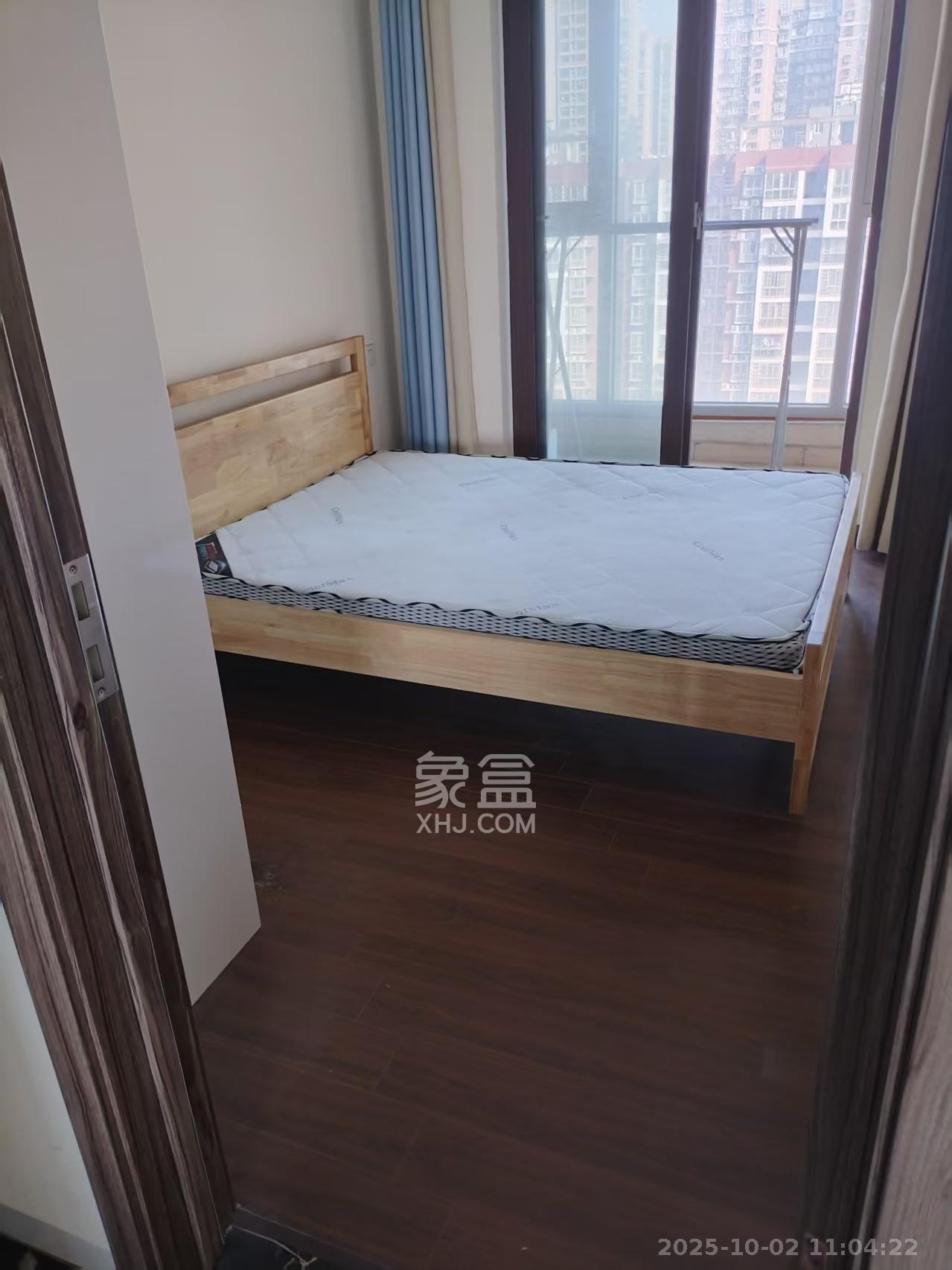 碧桂园中央花园  4室2厅3卫    2800.0元/月室内图