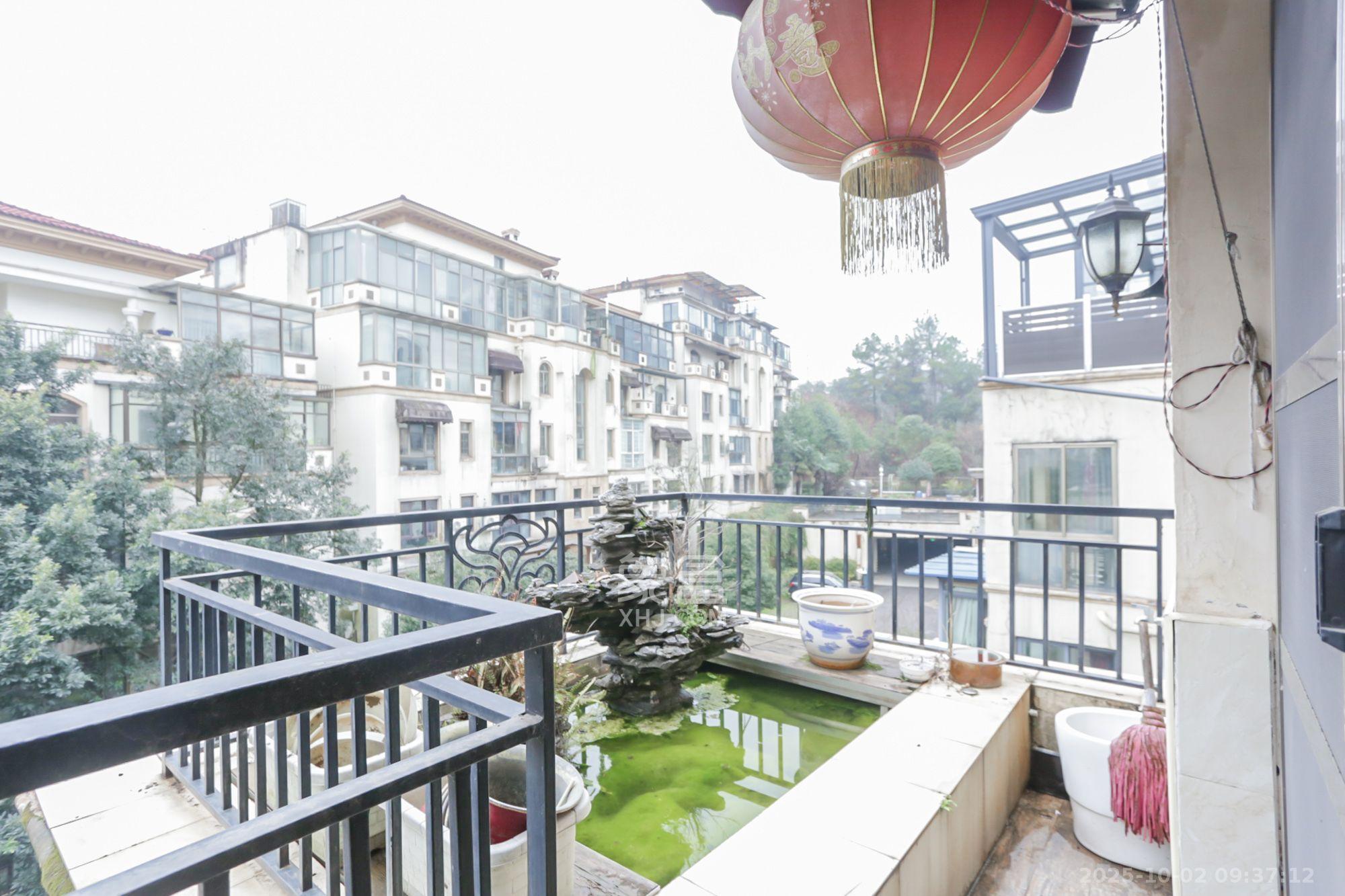 卓越蔚蓝海岸二期  4室2厅2卫    5200.0元/月室内图