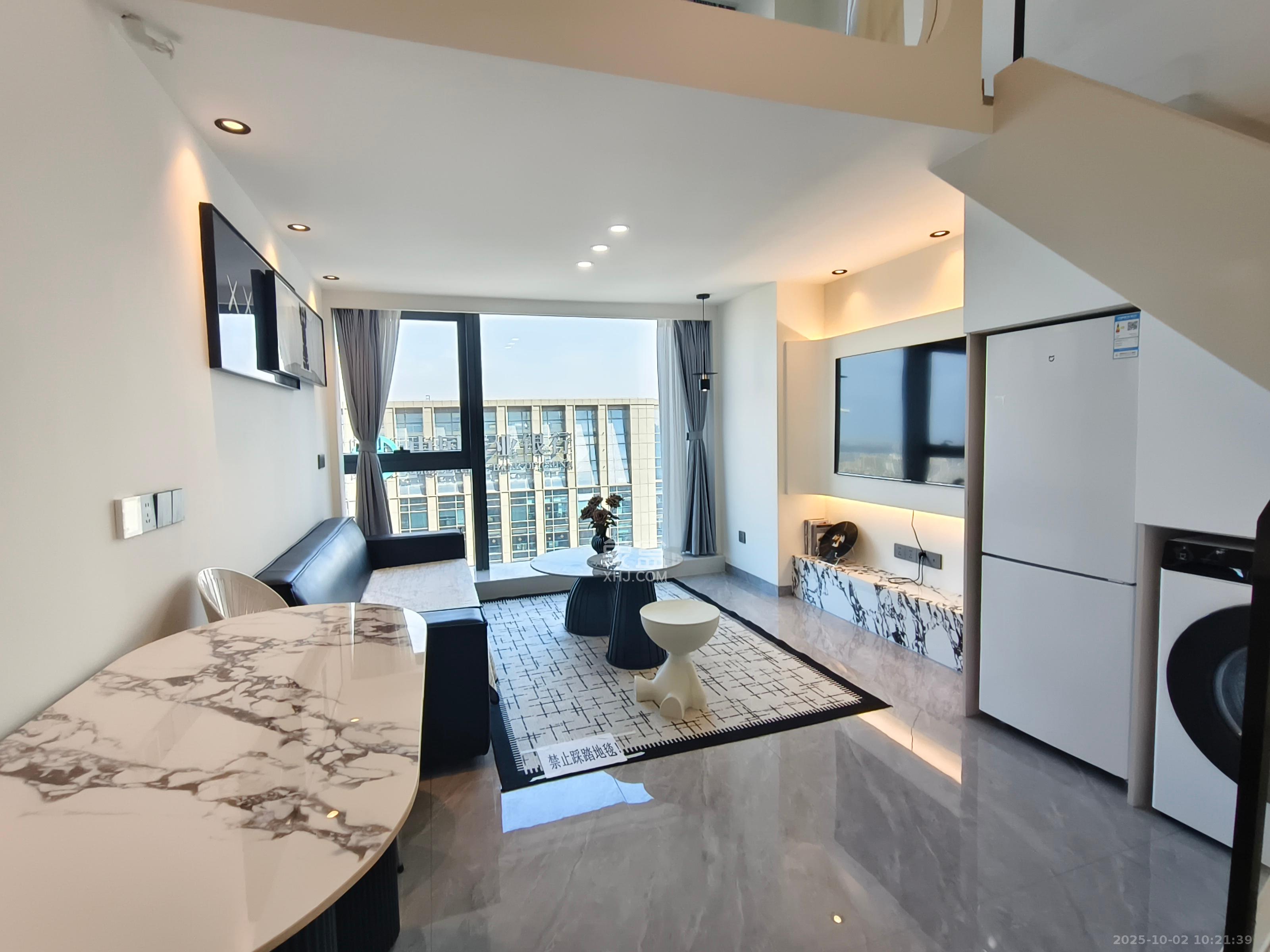 卓越中寰 2室1厅1卫 3300.0元/月 卓越中寰 2室1厅1卫 3300.0元/月室内图