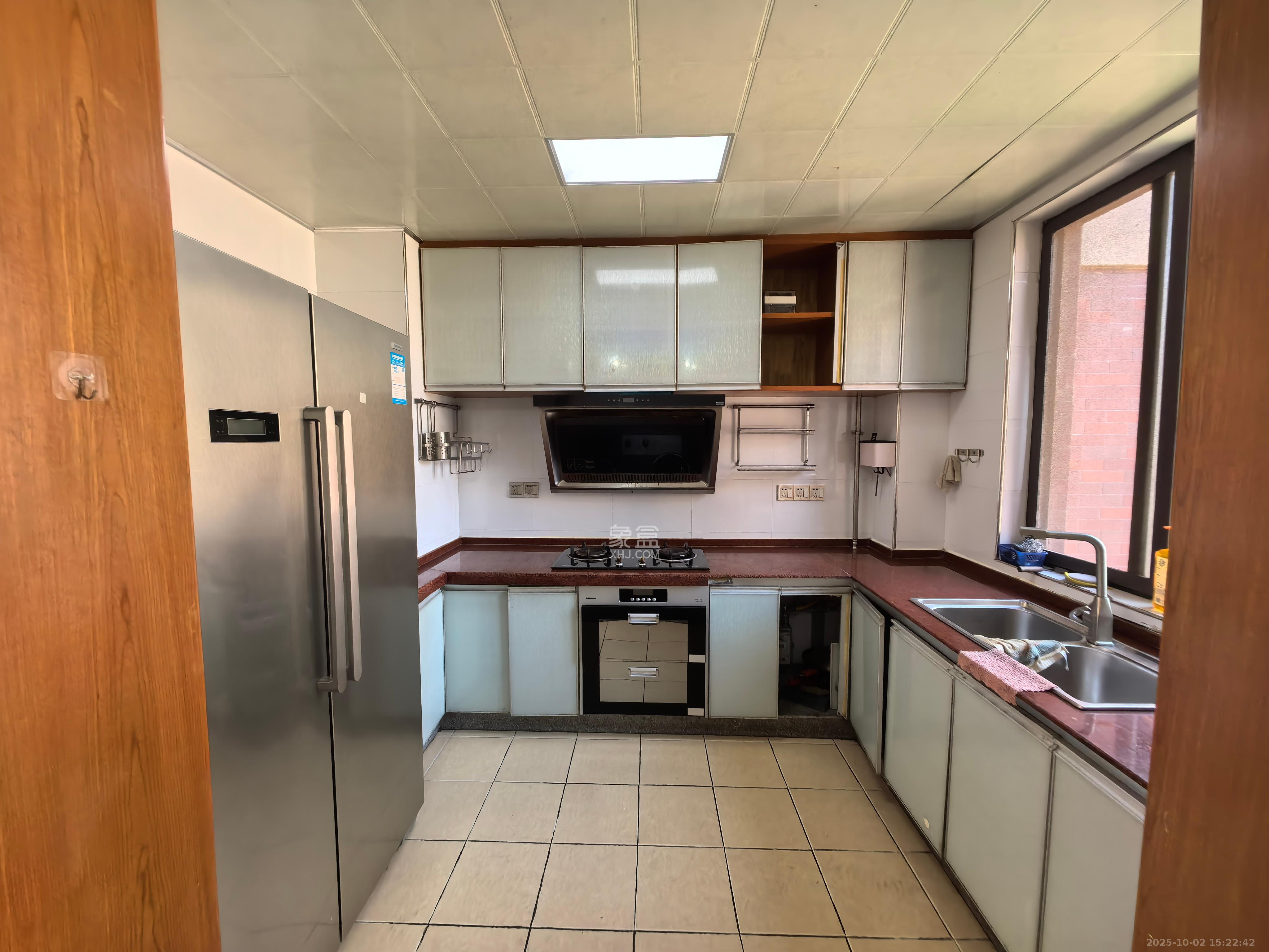 新城国际花都 3室2厅2卫 1800.0元/月 新城国际花都 3室2厅2卫 1800.0元/月室内图