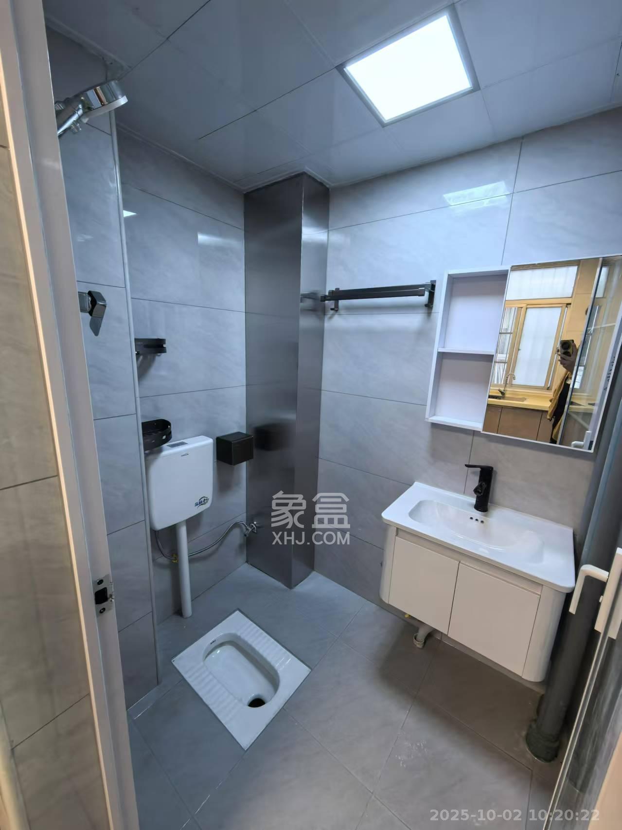 东方新世界  2室1厅1卫   2200.00元/月室内图