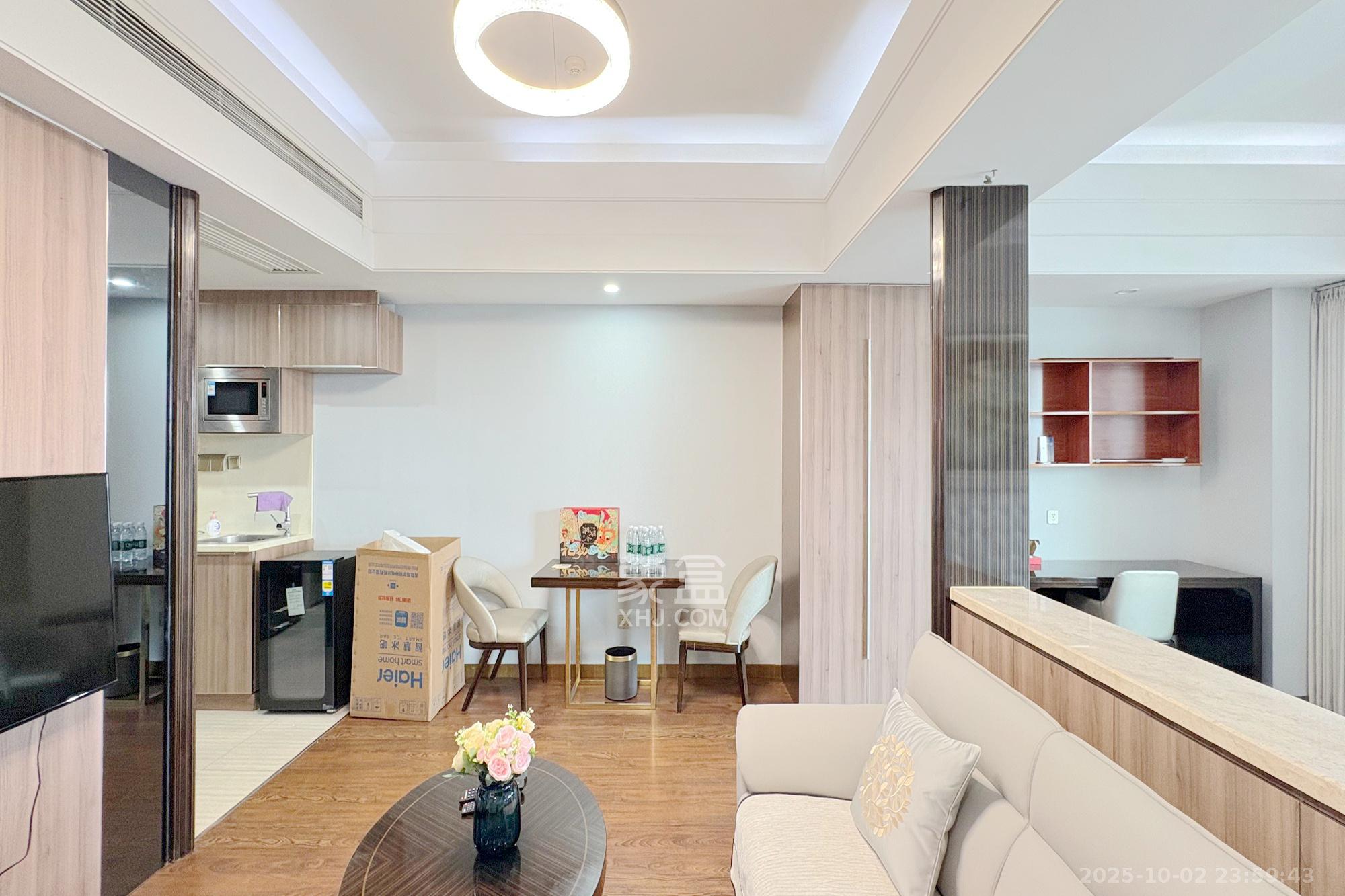 华远国际公寓 1室1厅1卫 90.0万 华远国际公寓 1室1厅1卫 90.0万客厅