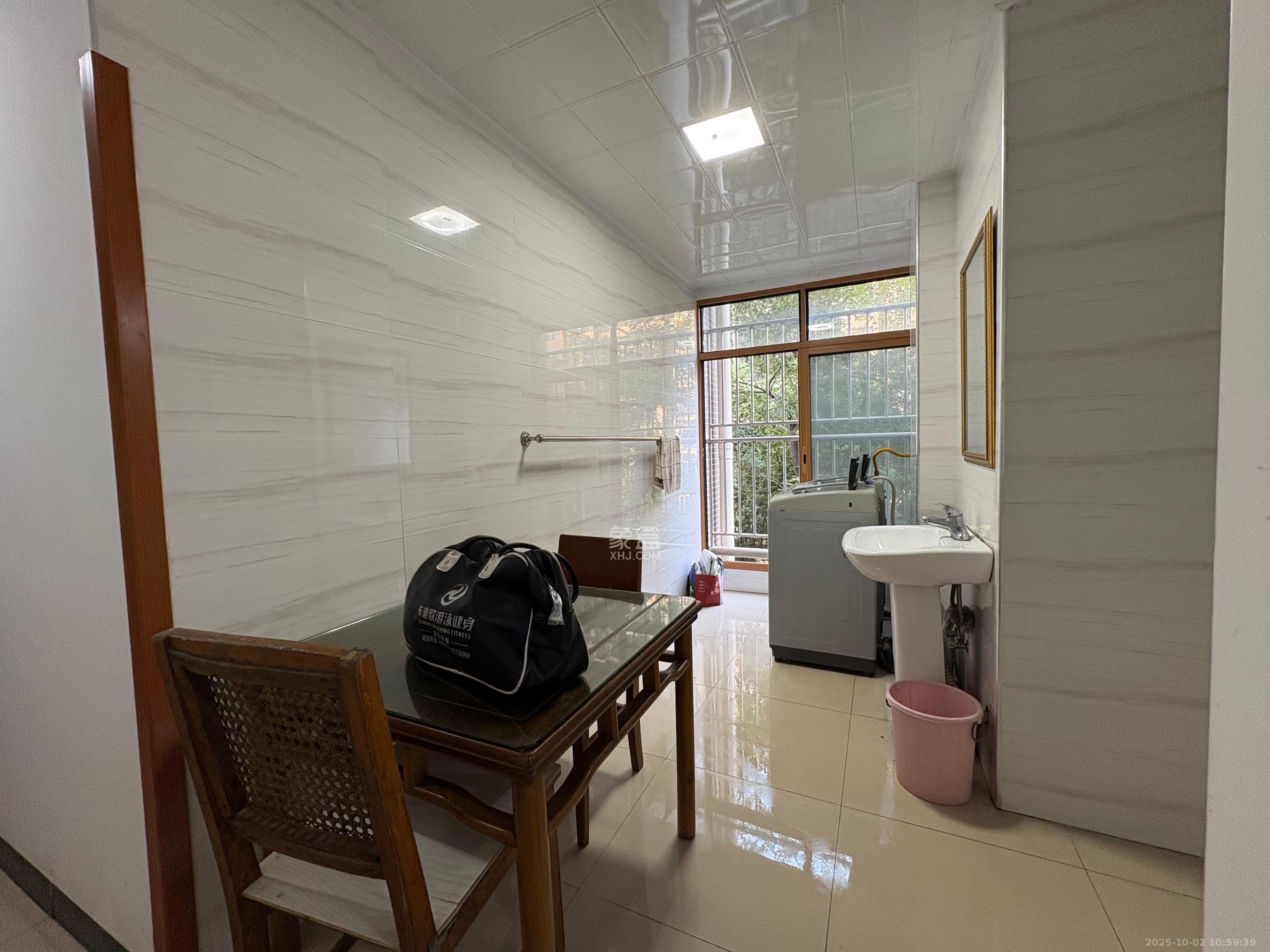 泊爱蓝湾 2室1厅2卫 800.0元/月 泊爱蓝湾 2室1厅2卫 800.0元/月室内图