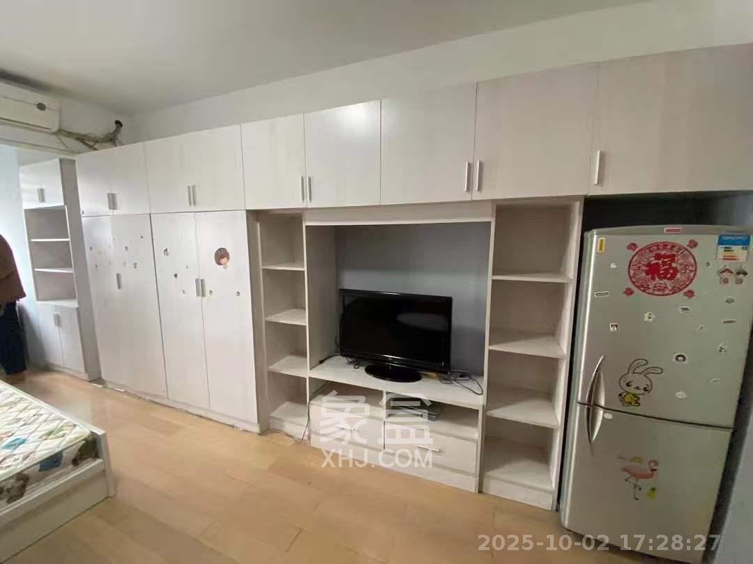 万科金色家园 1室1厅1卫 1300.0元/月 万科金色家园 1室1厅1卫 1300.0元/月室内图