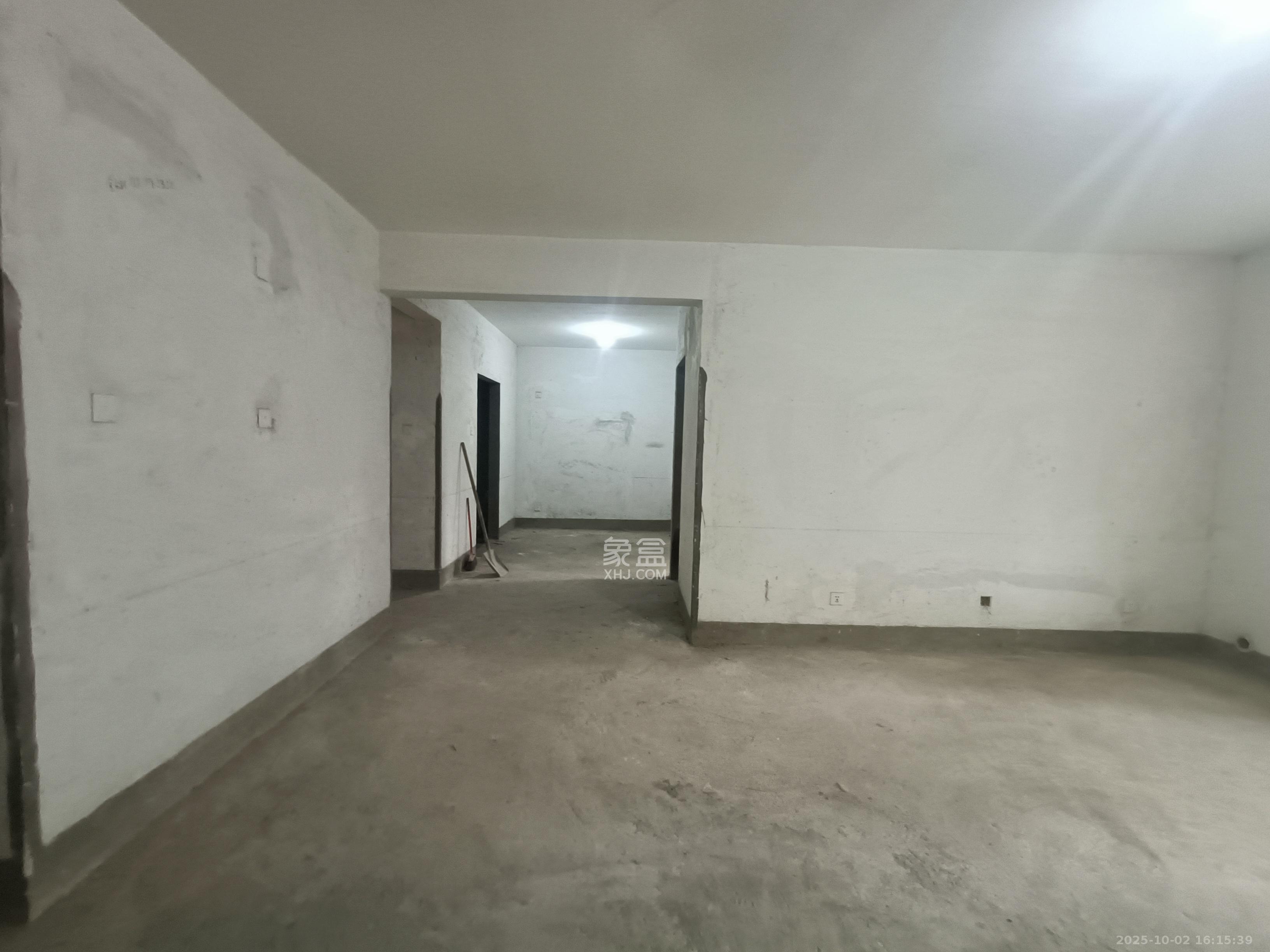 泰禹家园（彩云之翼家园一期、二期、三期）  4室2厅2卫    1600.0元/月室内图