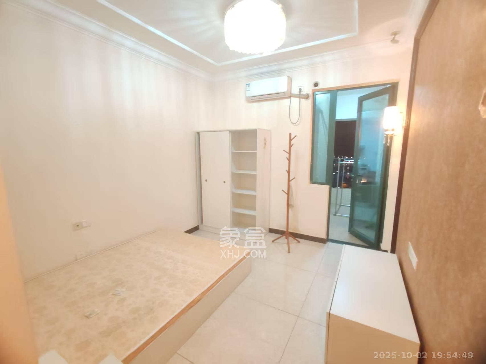 恒大翡翠华庭  1室1厅1卫    1100.0元/月