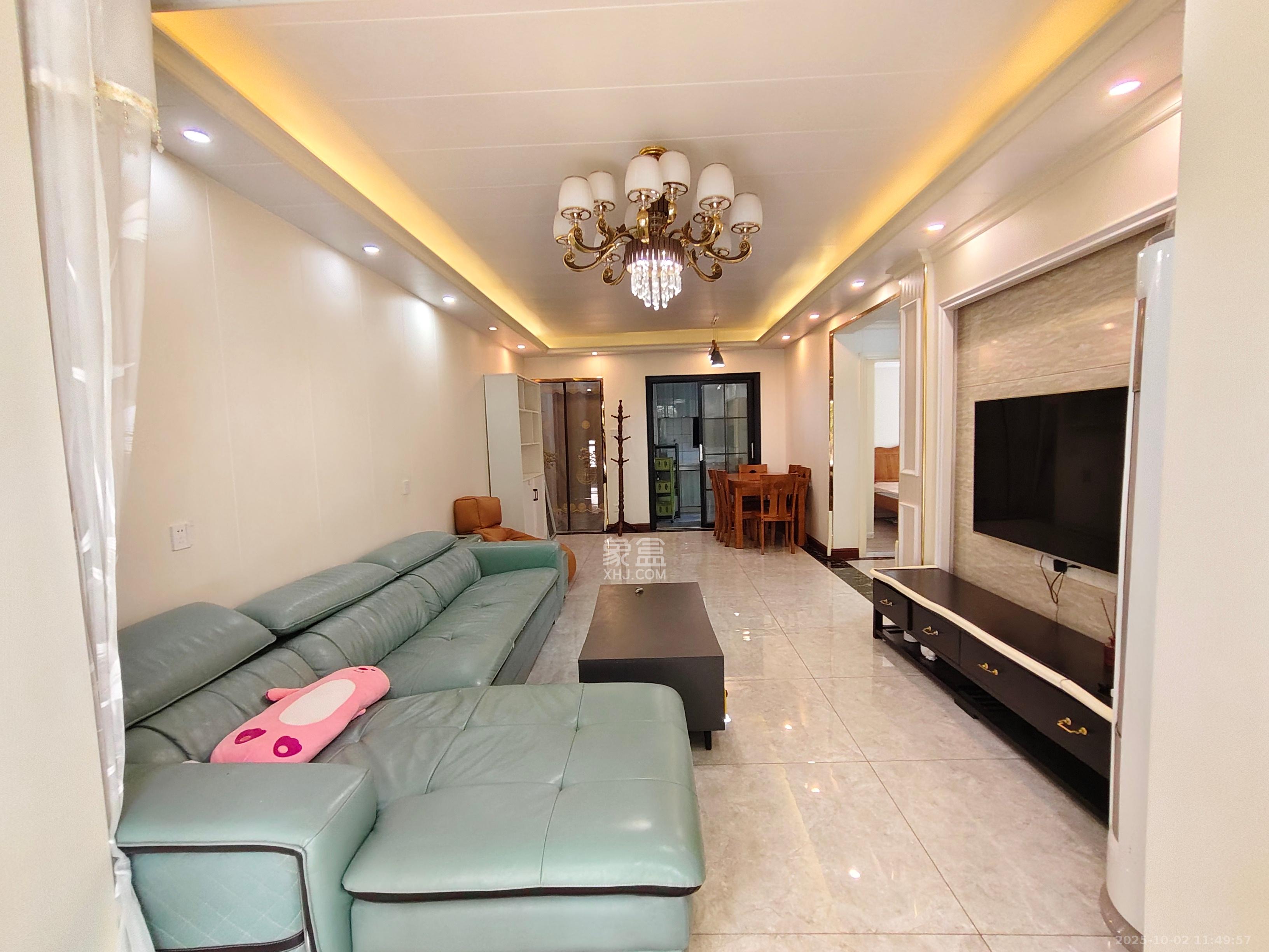 华润凤凰城三期  2室2厅1卫    2000.0元/月 华润凤凰城三期  2室2厅1卫    2000.0元/月