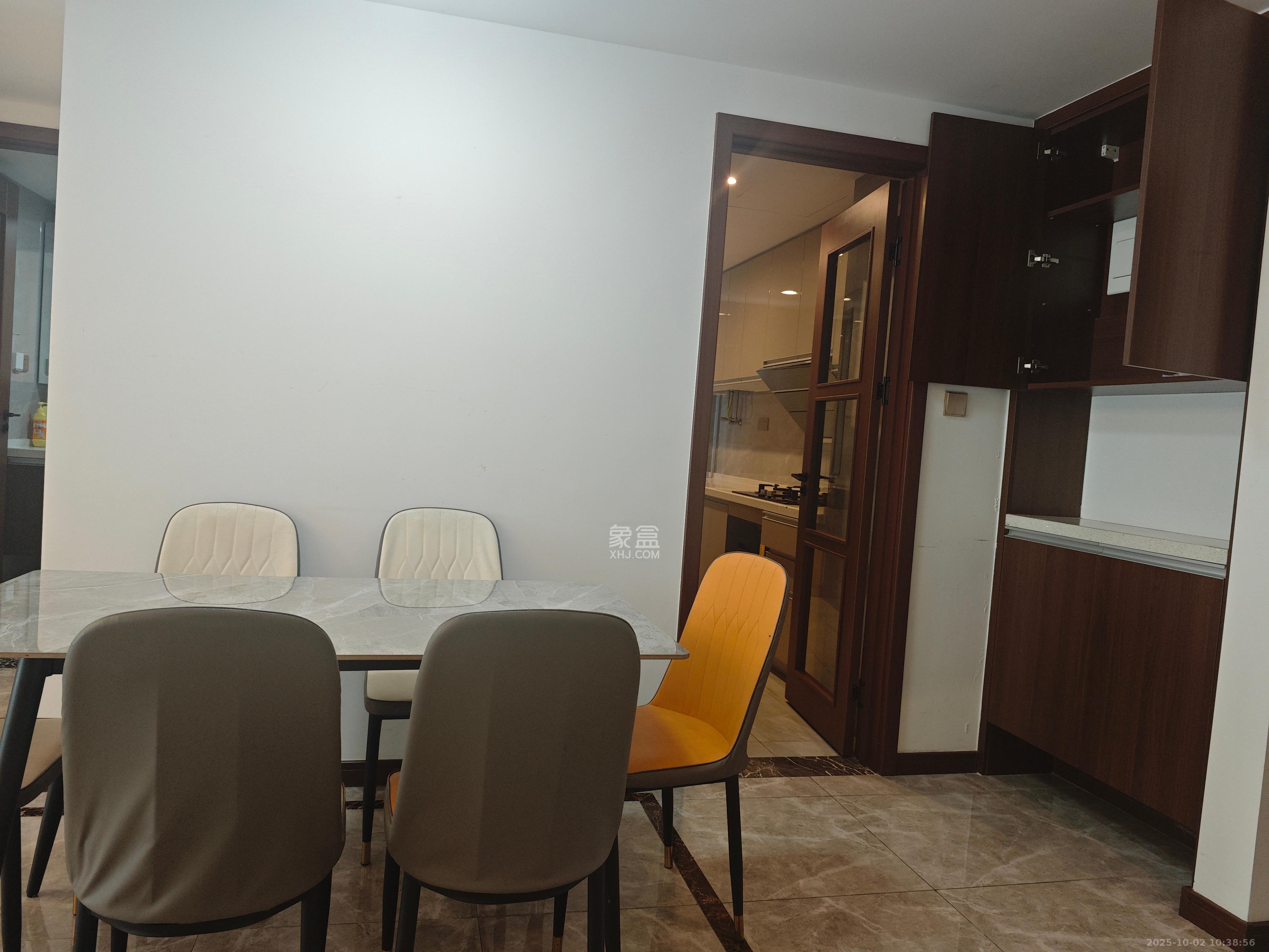 绿地长沙城际空间站(绿地新里佳苑) 3室2厅1卫 3500.0元/月 绿地长沙城际空间站(绿地新里佳苑) 3室2厅1卫 3500.0元/月室内图