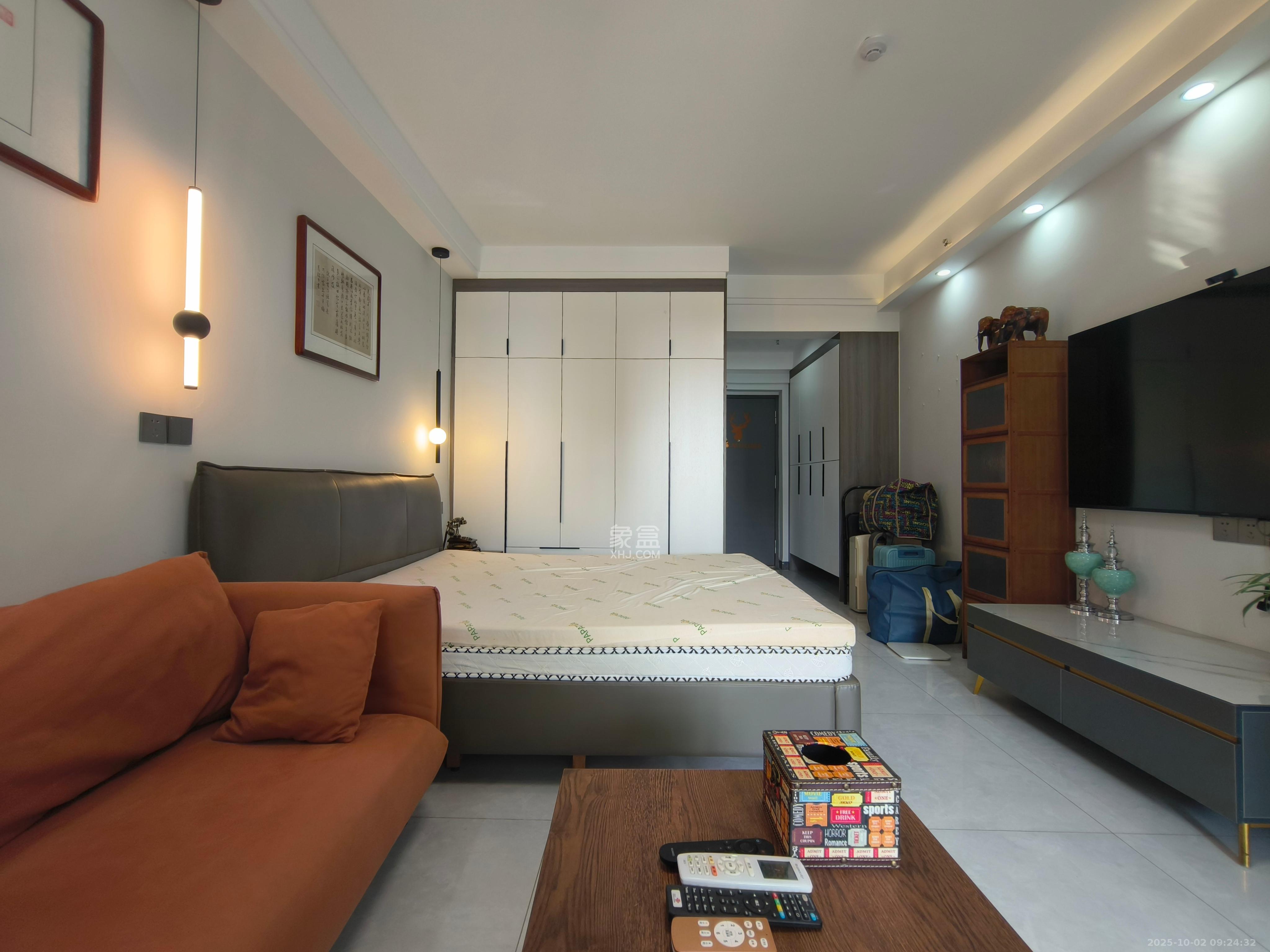 国泰九龙湾  1室1厅1卫    1600.0元/月 国泰九龙湾  1室1厅1卫    1600.0元/月