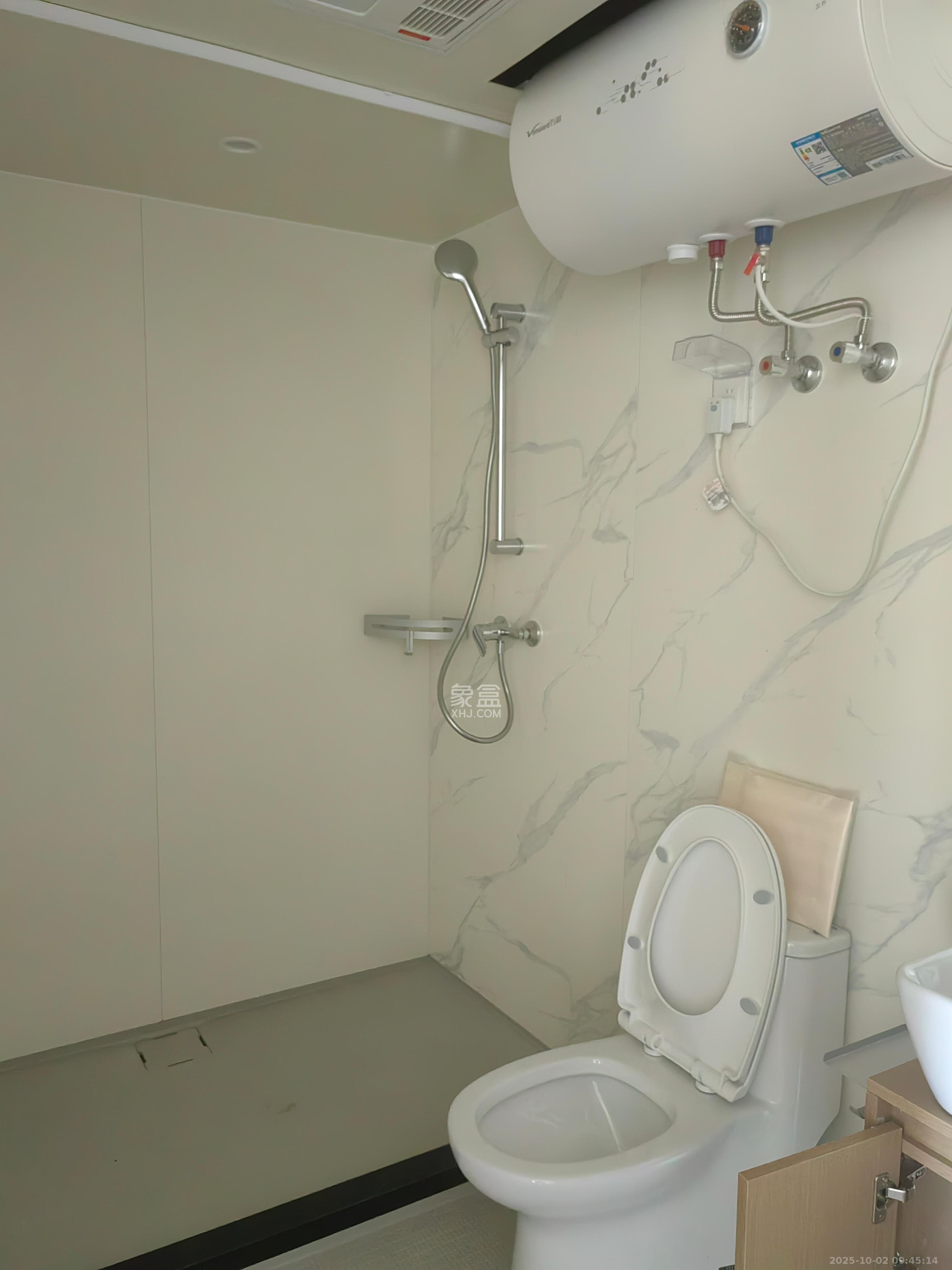 保利中环广场(保利中悦苑) 1室1厅1卫 2200.0元/月 保利中环广场(保利中悦苑) 1室1厅1卫 2200.0元/月室内图