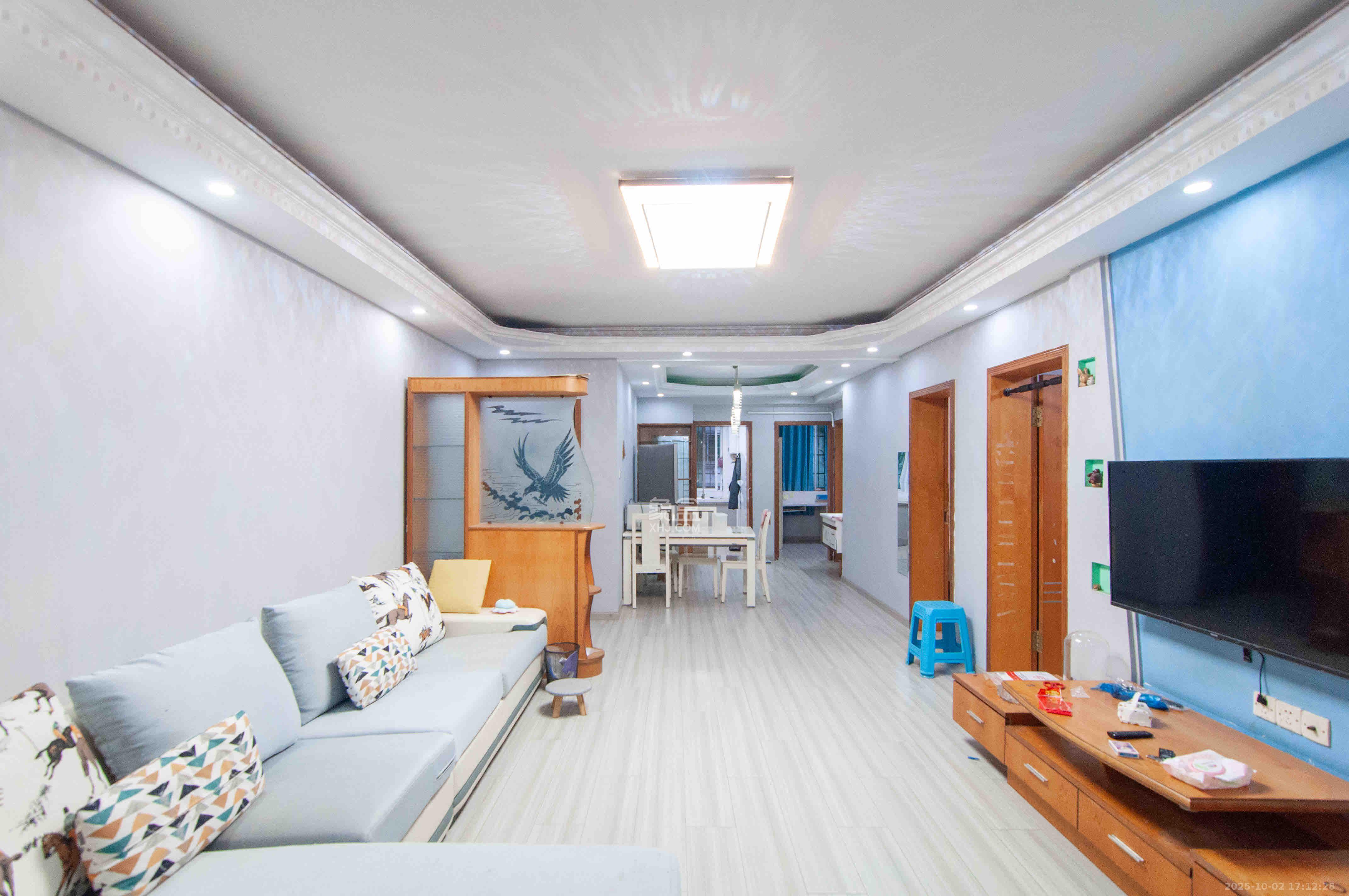 恩瑞麓山名园(龙王港小区)  3室2厅1卫    2000.0元/月 恩瑞麓山名园(龙王港小区)  3室2厅1卫    2000.0元/月