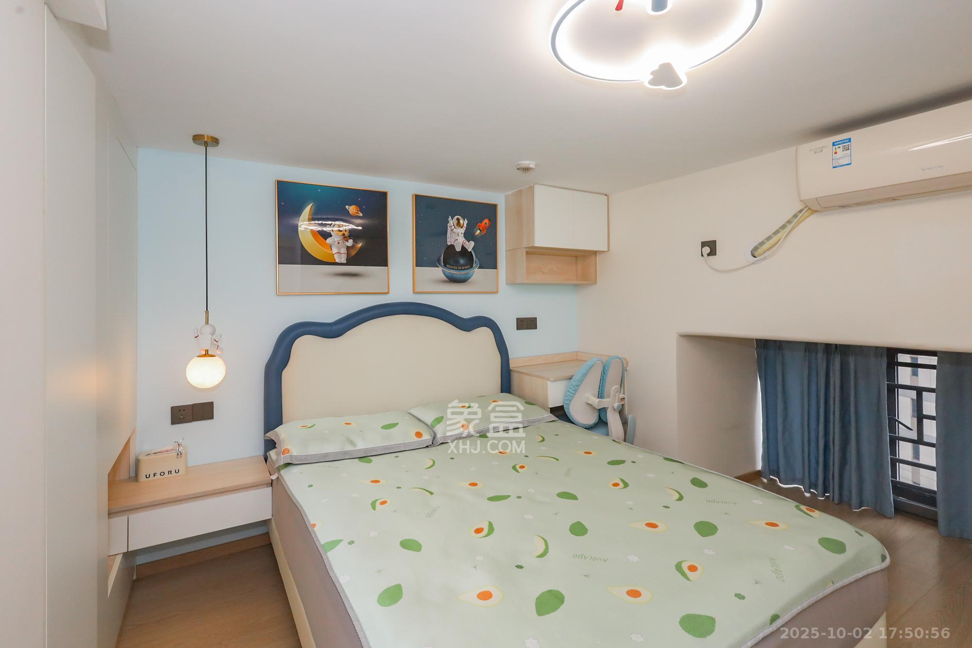 卓越中寰  2室2厅1卫    88.0万卧室