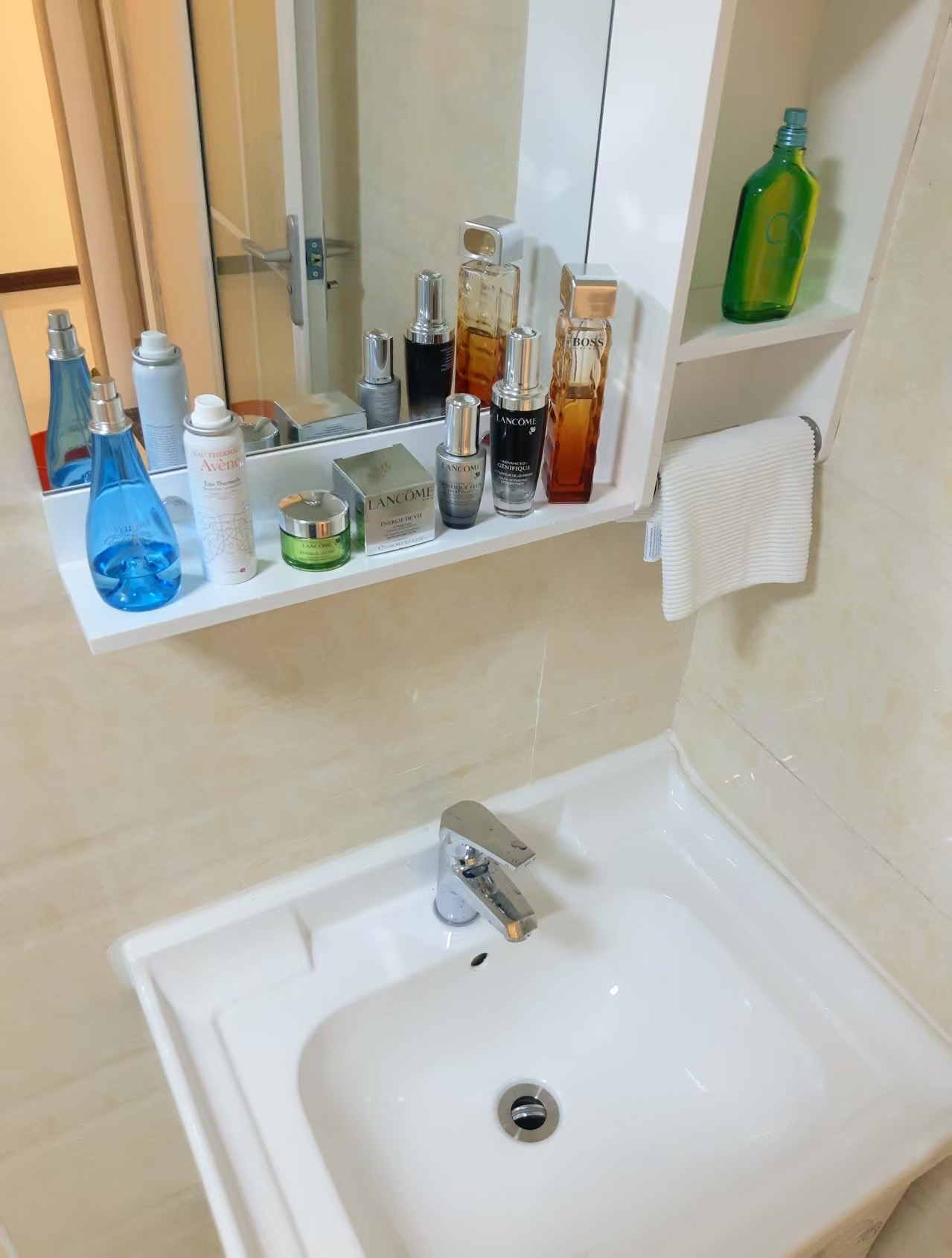 旺角星辰  1室1厅1卫    1800.0元/月