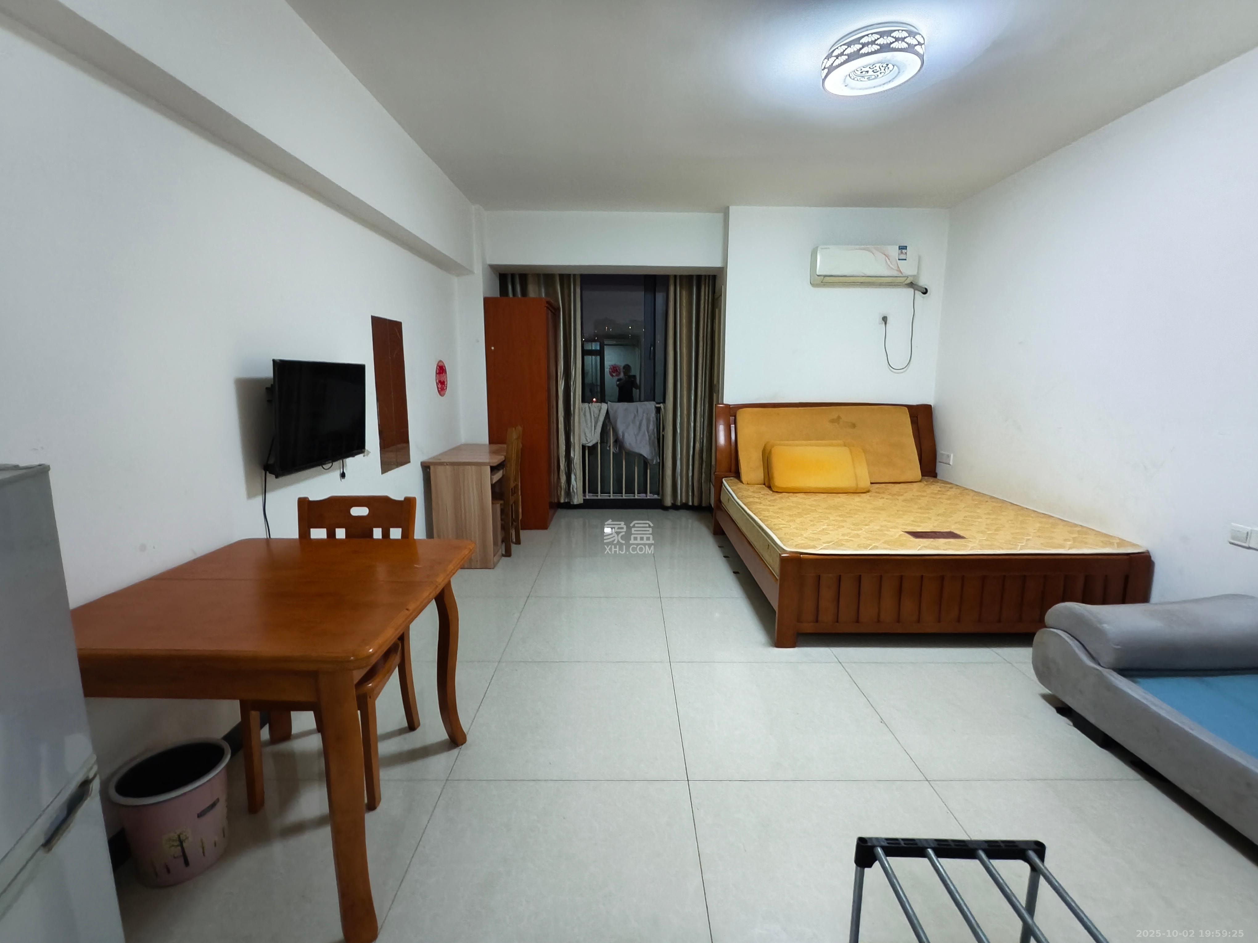 阳光100二期 1室1厅1卫 1200.0元/月 阳光100二期 1室1厅1卫 1200.0元/月室内图