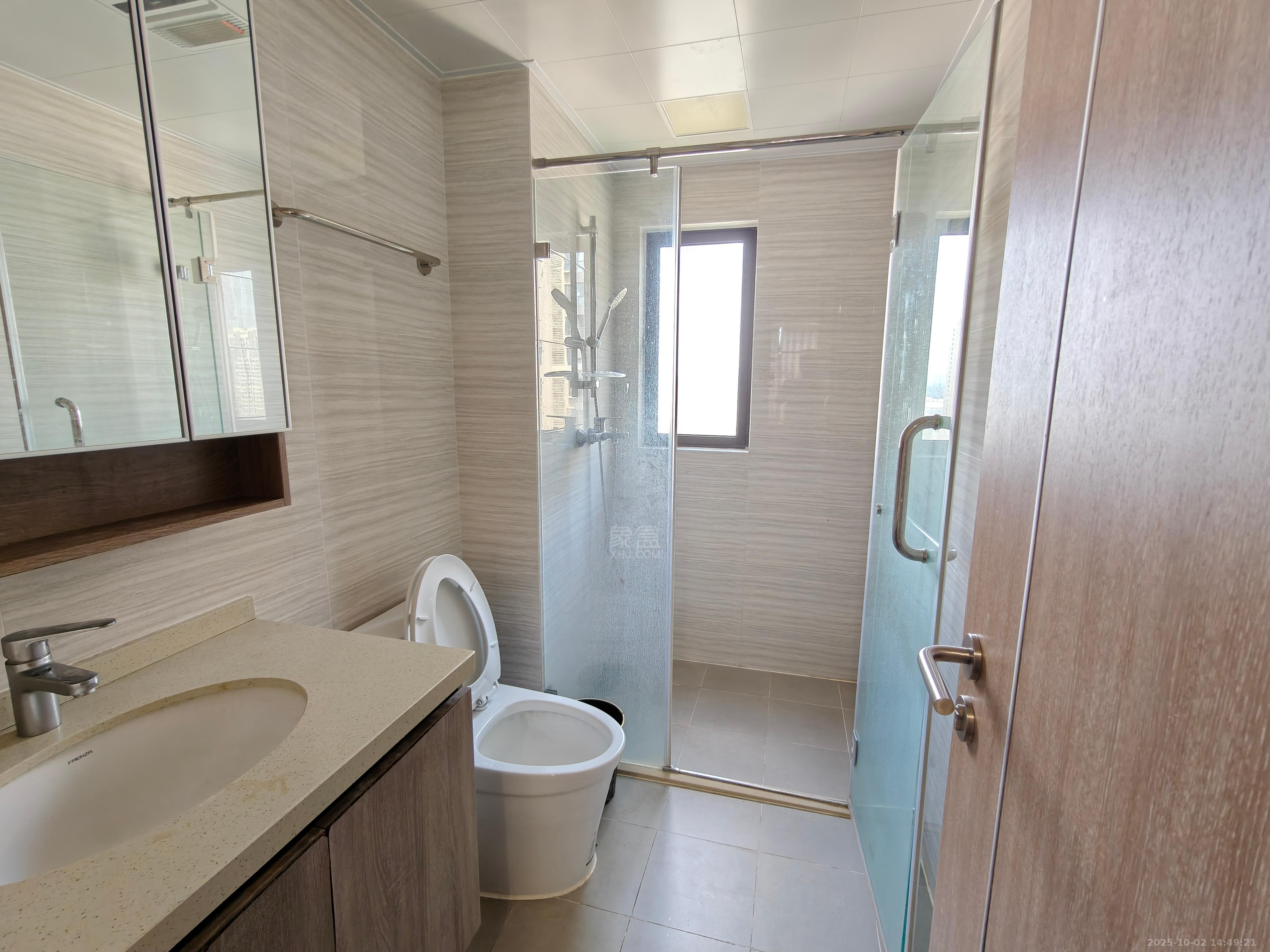 蓝溪谷 3室2厅2卫 2000.0元/月 蓝溪谷 3室2厅2卫 2000.0元/月室内图