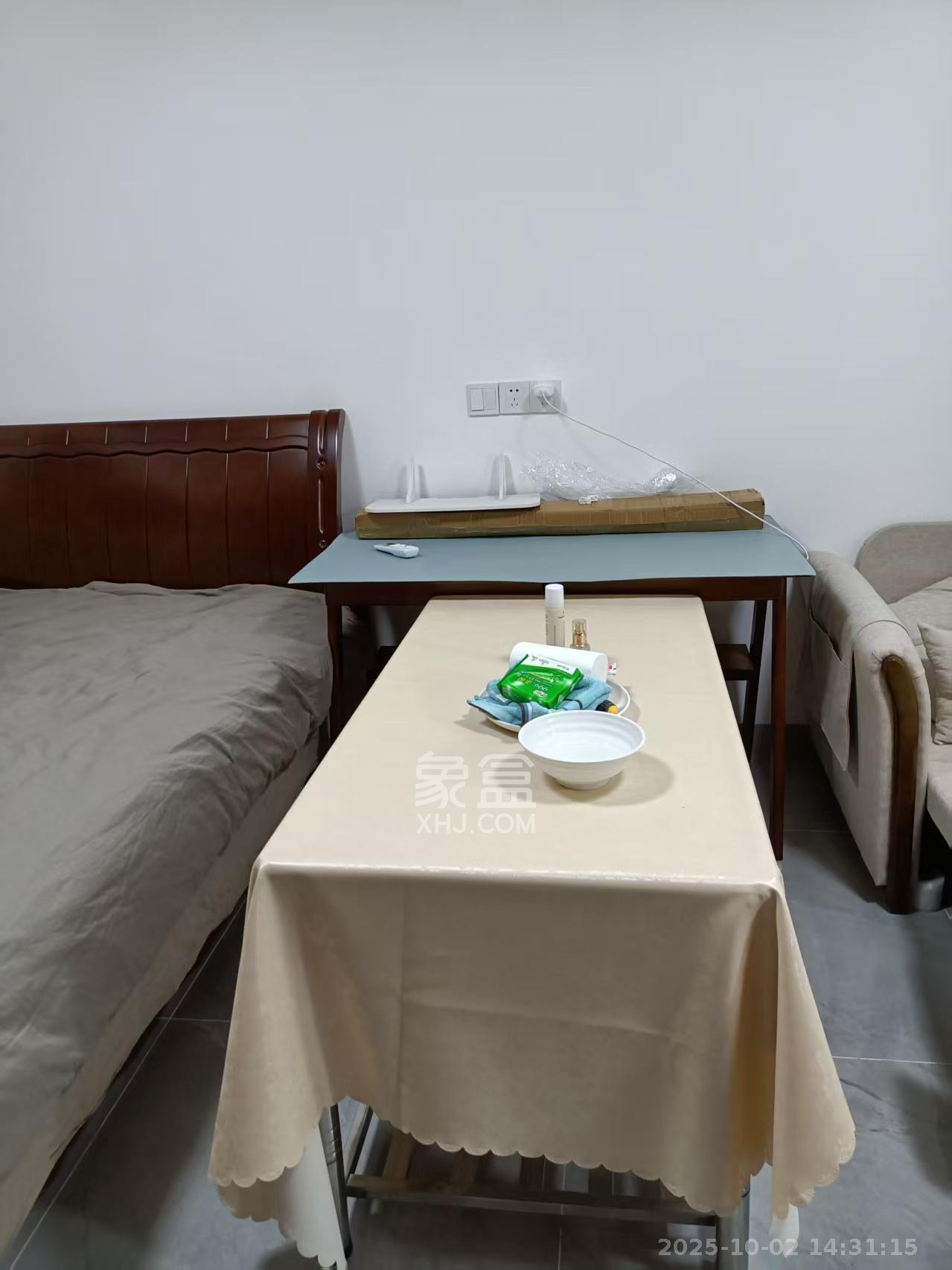 奥园城市天骄一期  3室1厅1卫    1600.0元/月