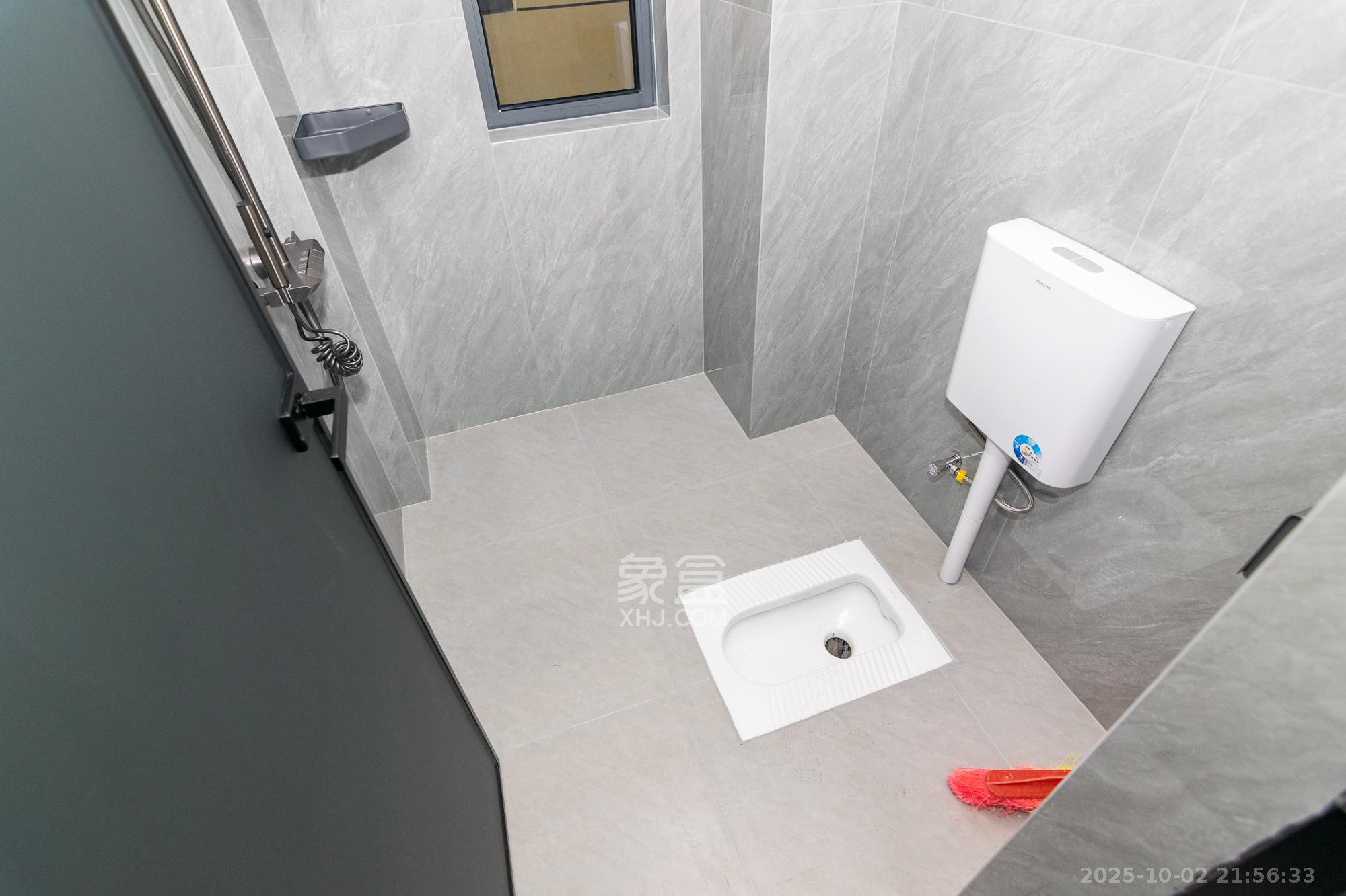 澳海澜庭  3室2厅2卫    79.8万卫生间