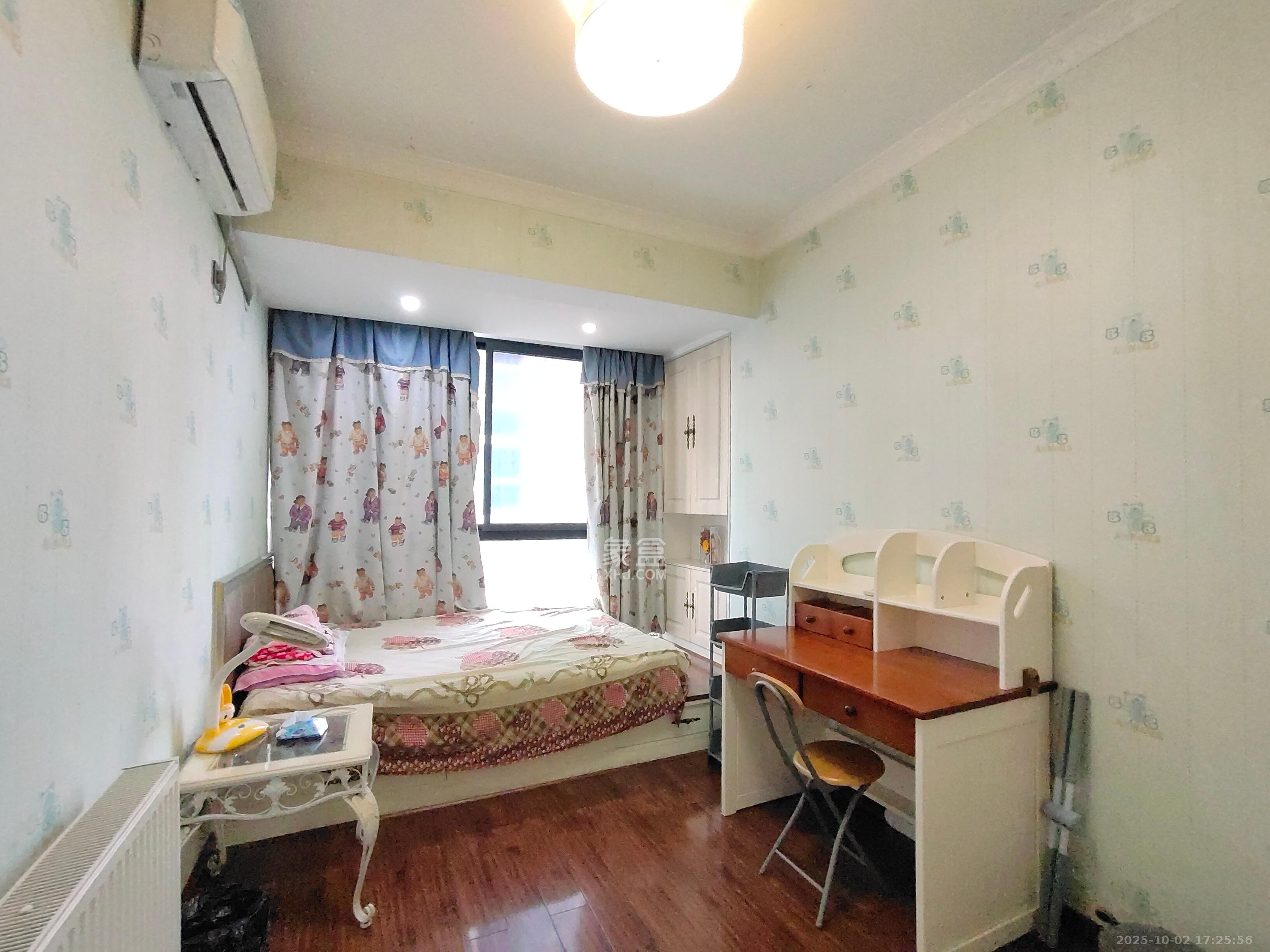 融科东南海 5室2厅2卫 4100.0元/月 融科东南海 5室2厅2卫 4100.0元/月室内图