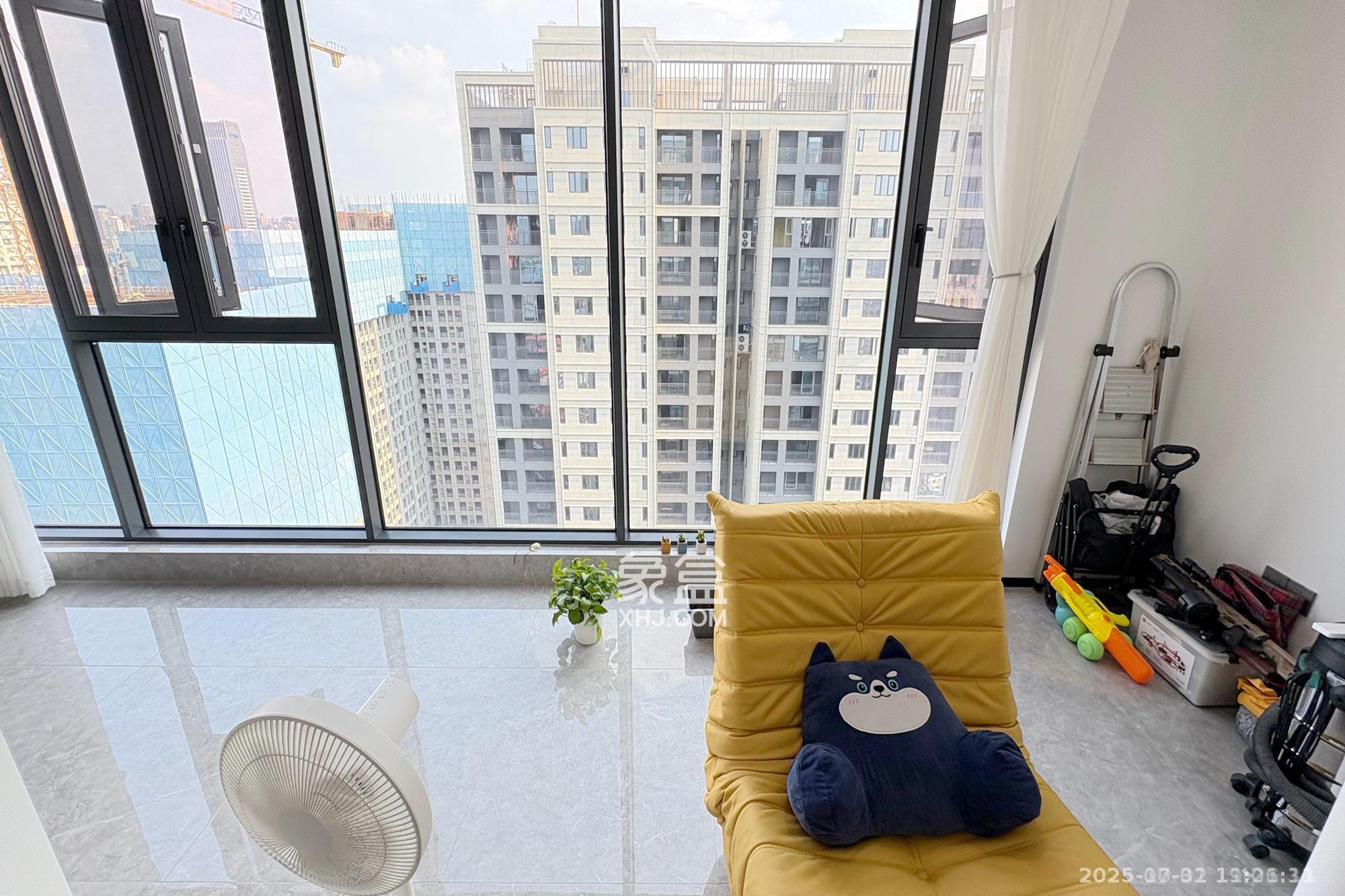 世茂璀璨风华  3室2厅2卫    5000.0元/月室内图