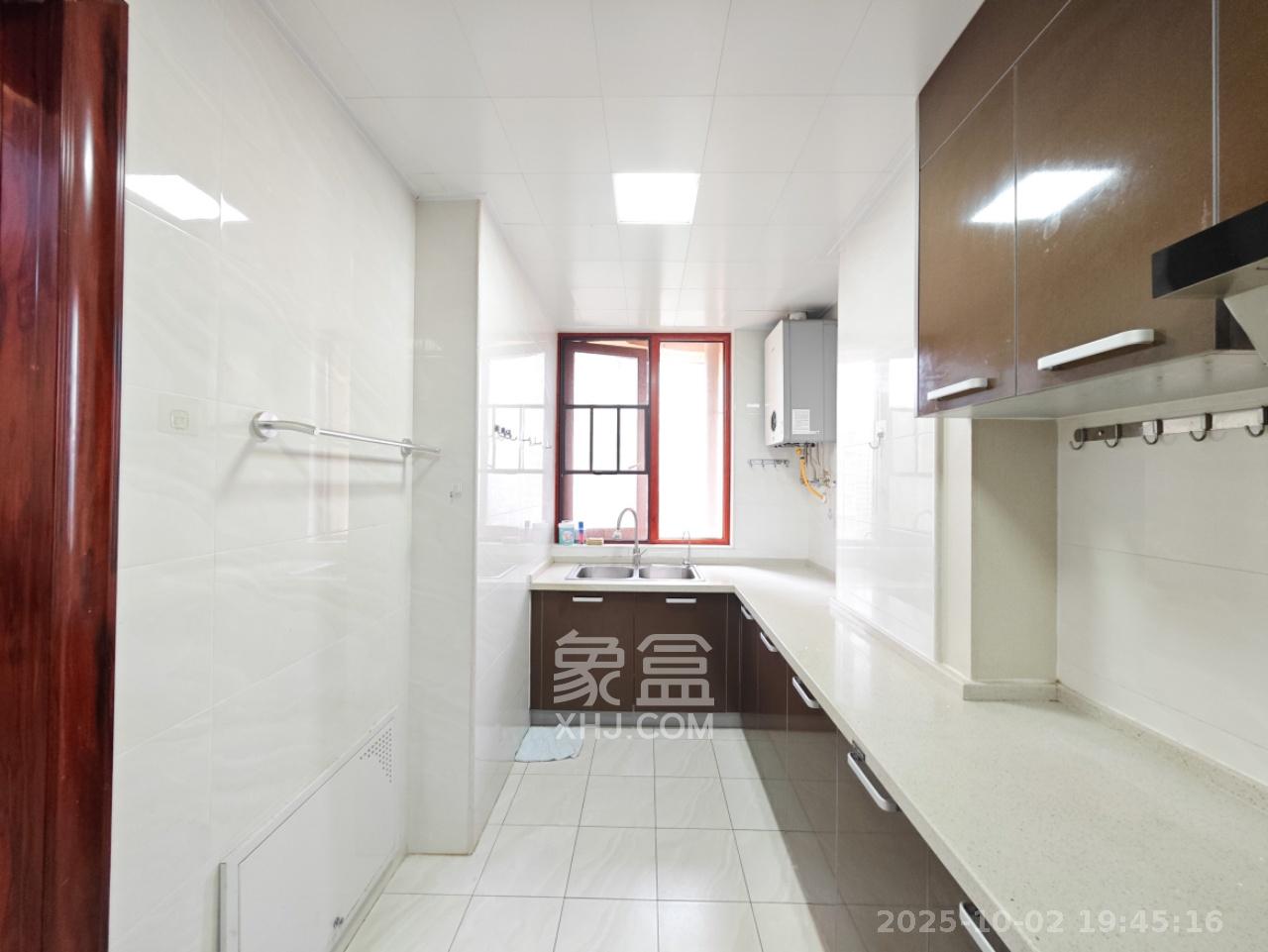 五矿万境水岸二期(五矿万境水岸和苑) 3室2厅2卫 3500.0元/月 五矿万境水岸二期(五矿万境水岸和苑) 3室2厅2卫 3500.0元/月室内图