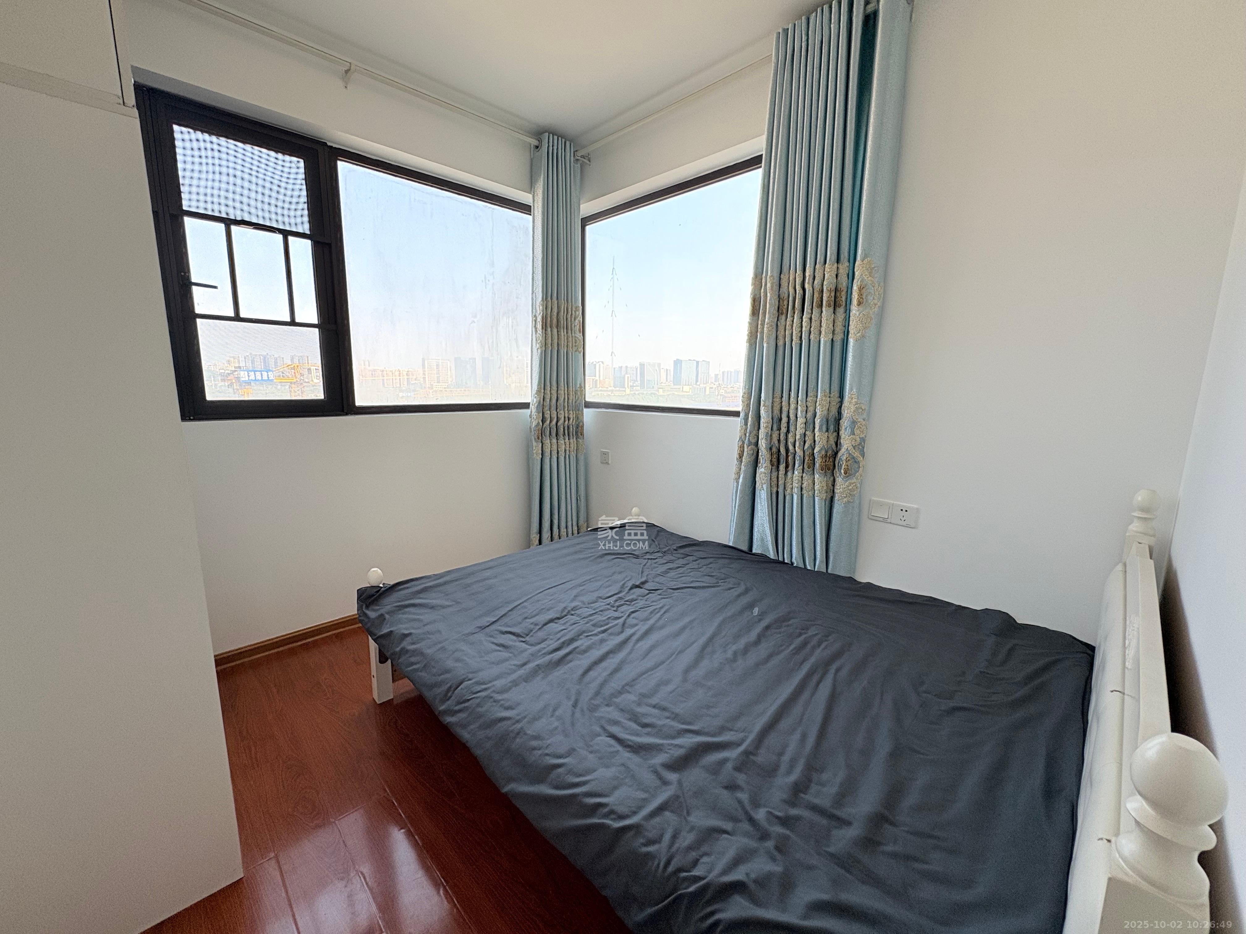 芙蓉万国城MOMA（卓越汇富苑）  4室2厅2卫    2680.0元/月室内图